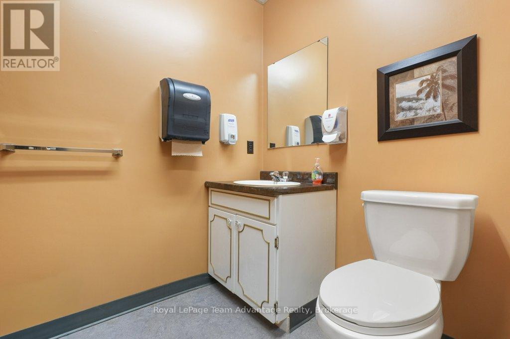 24 William Street, Parry Sound, Ontario  P2A 1V1 - Photo 16 - X12568076