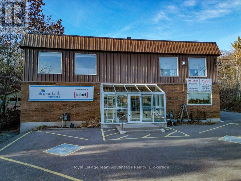 24 William Street, Parry Sound, Ontario  P2A 1V1 - Photo 2 - X12568076