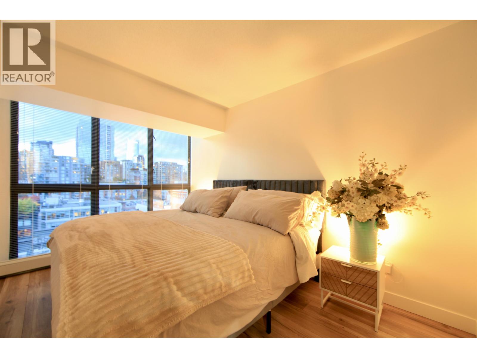 238 Alvin Narod Mews, Vancouver, British Columbia  V6B 5Z3 - Photo 12 - R3068569