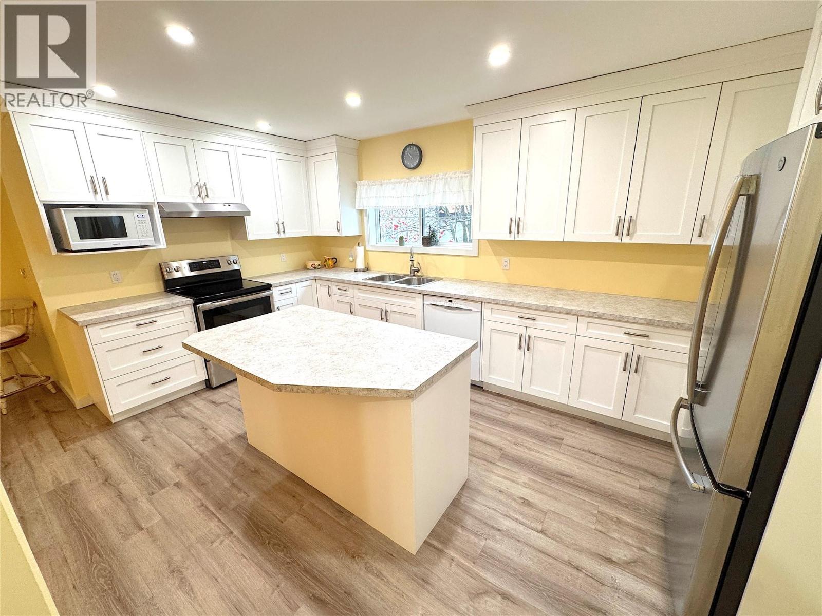 1161 4th Avenue, Fernie, British Columbia  V0B 1M0 - Photo 9 - 10369105