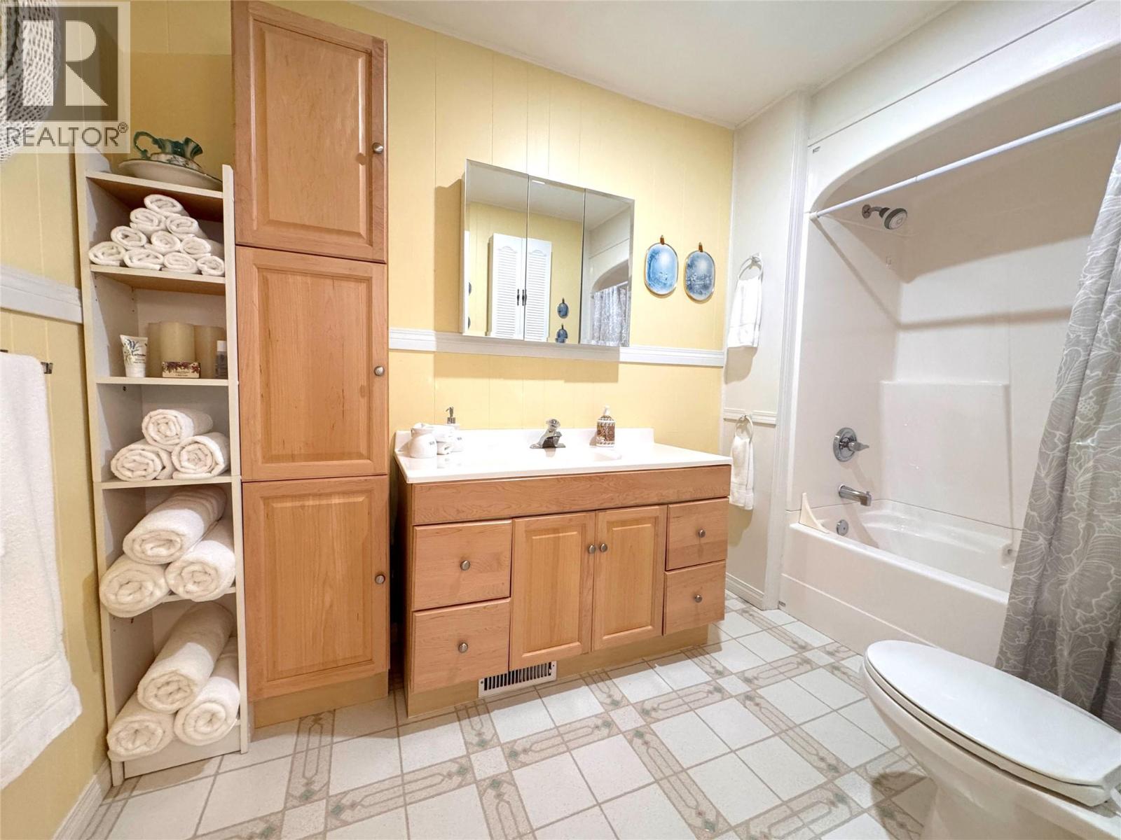 1161 4th Avenue, Fernie, British Columbia  V0B 1M0 - Photo 17 - 10369105