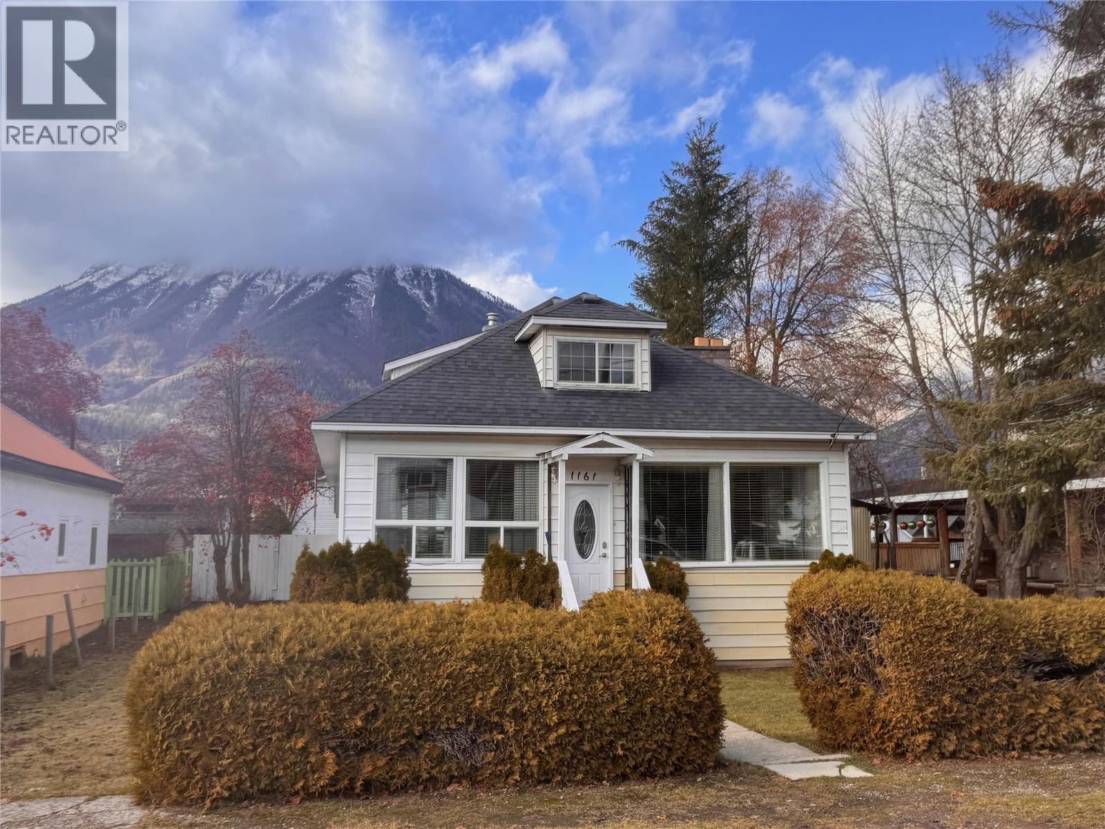 1161 4th Avenue, Fernie, British Columbia  V0B 1M0 - Photo 1 - 10369105