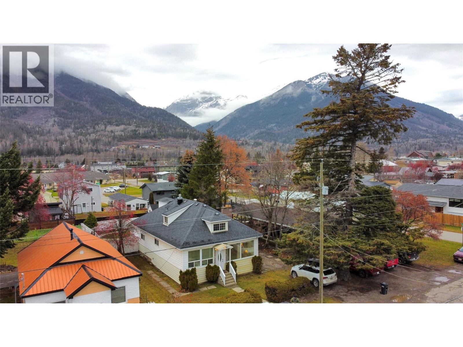 1161 4th Avenue, Fernie, British Columbia  V0B 1M0 - Photo 34 - 10369105