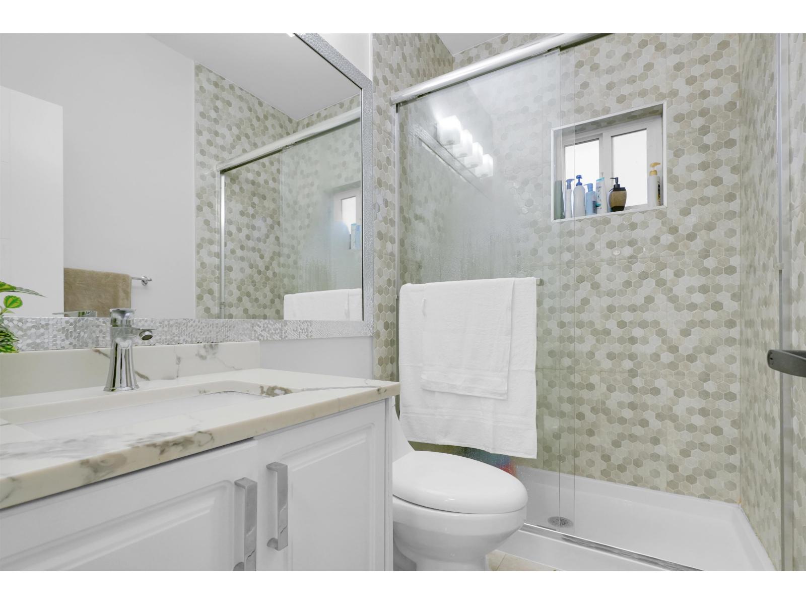 8069 124 Street, Surrey, British Columbia  V3W 0X7 - Photo 13 - R3053349