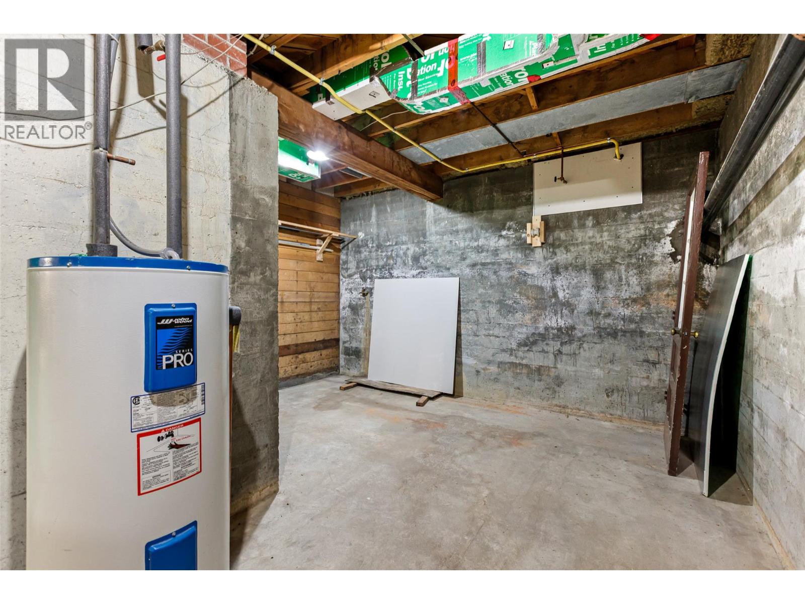 6927 Customs Road, Kingsgate, British Columbia V0B 1V1 - Photo 29 - 10369550