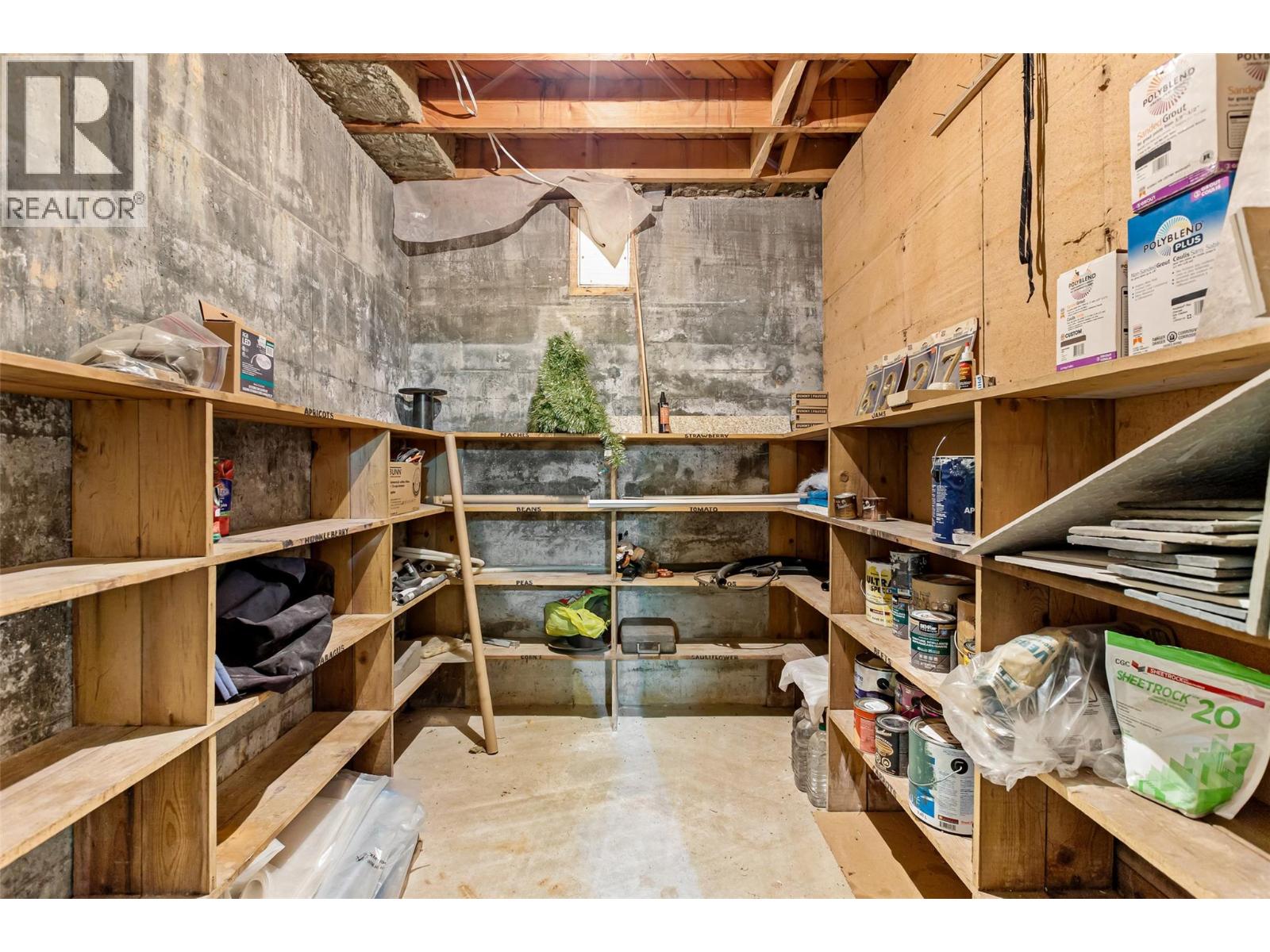 6927 Customs Road, Kingsgate, British Columbia V0B 1V1 - Photo 30 - 10369550