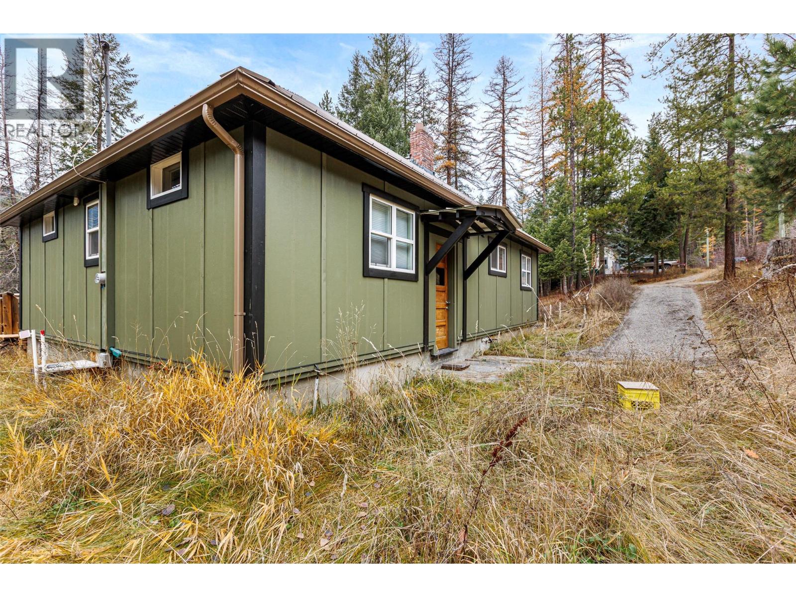 6927 Customs Road, Kingsgate, British Columbia V0B 1V1 - Photo 34 - 10369550