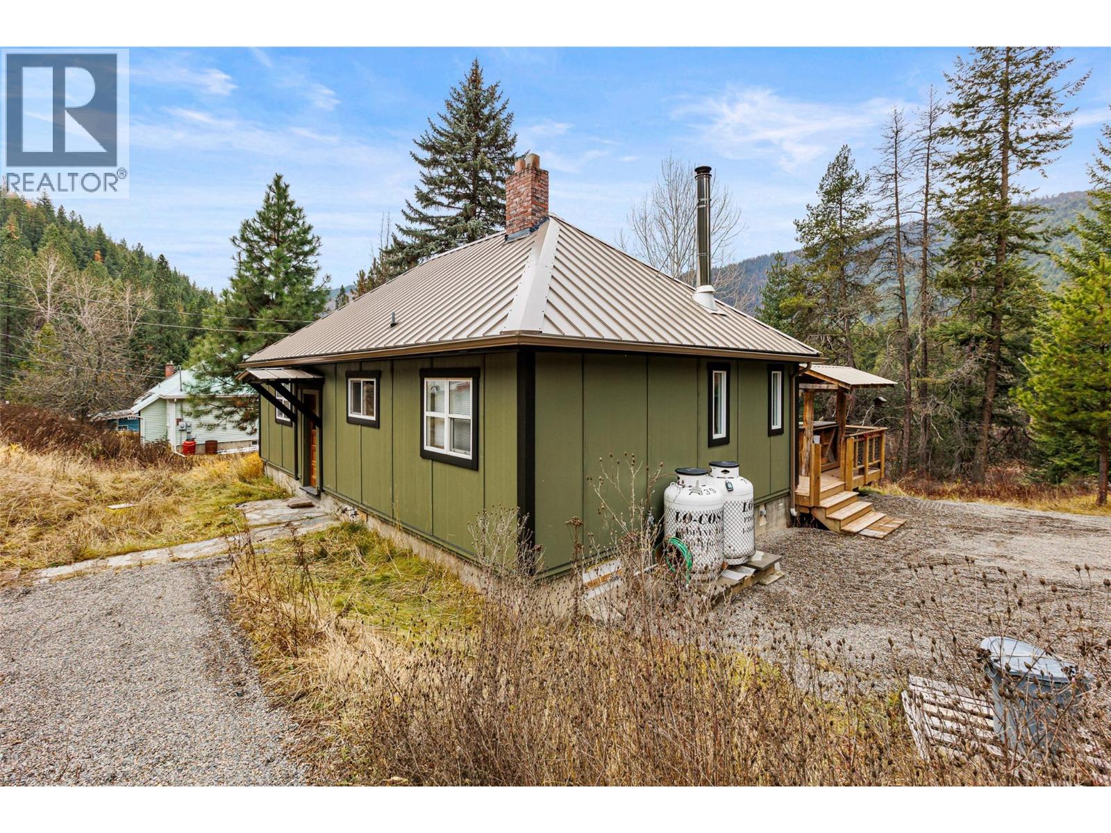 6927 Customs Road, Kingsgate, British Columbia V0B 1V1 - Photo 32 - 10369550