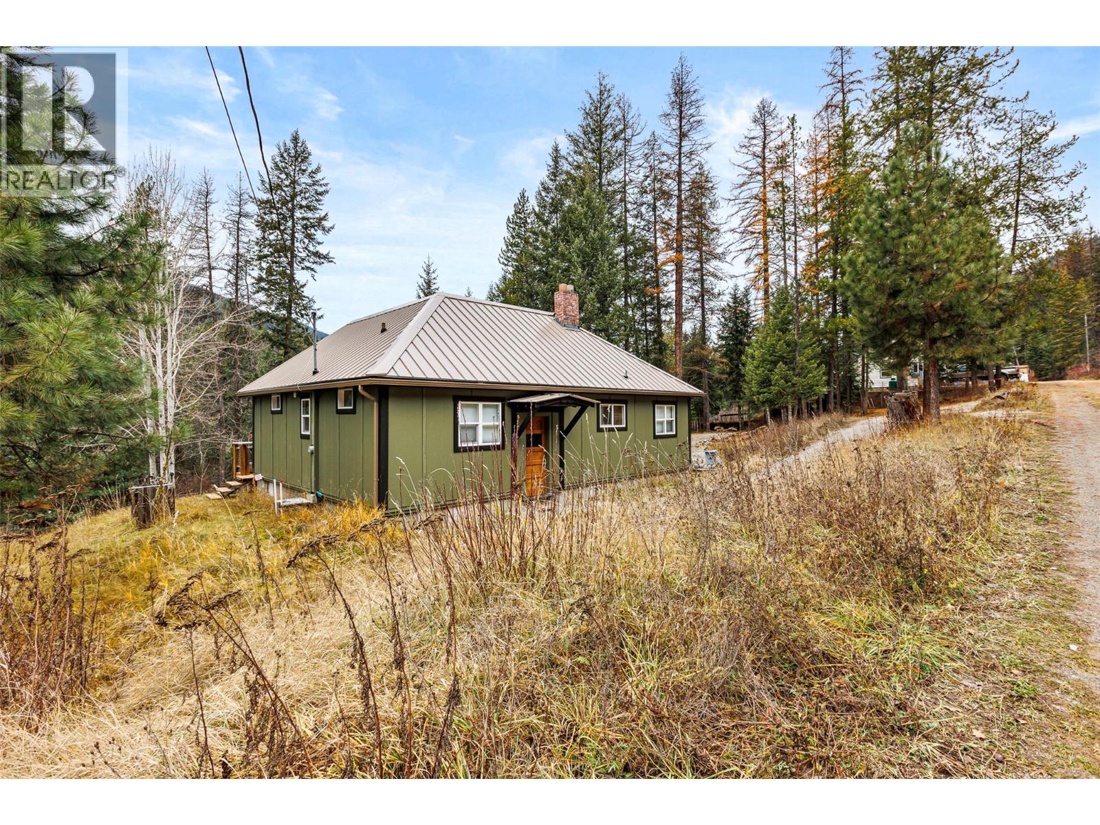 6927 Customs Road, Kingsgate, British Columbia V0B 1V1 - Photo 35 - 10369550