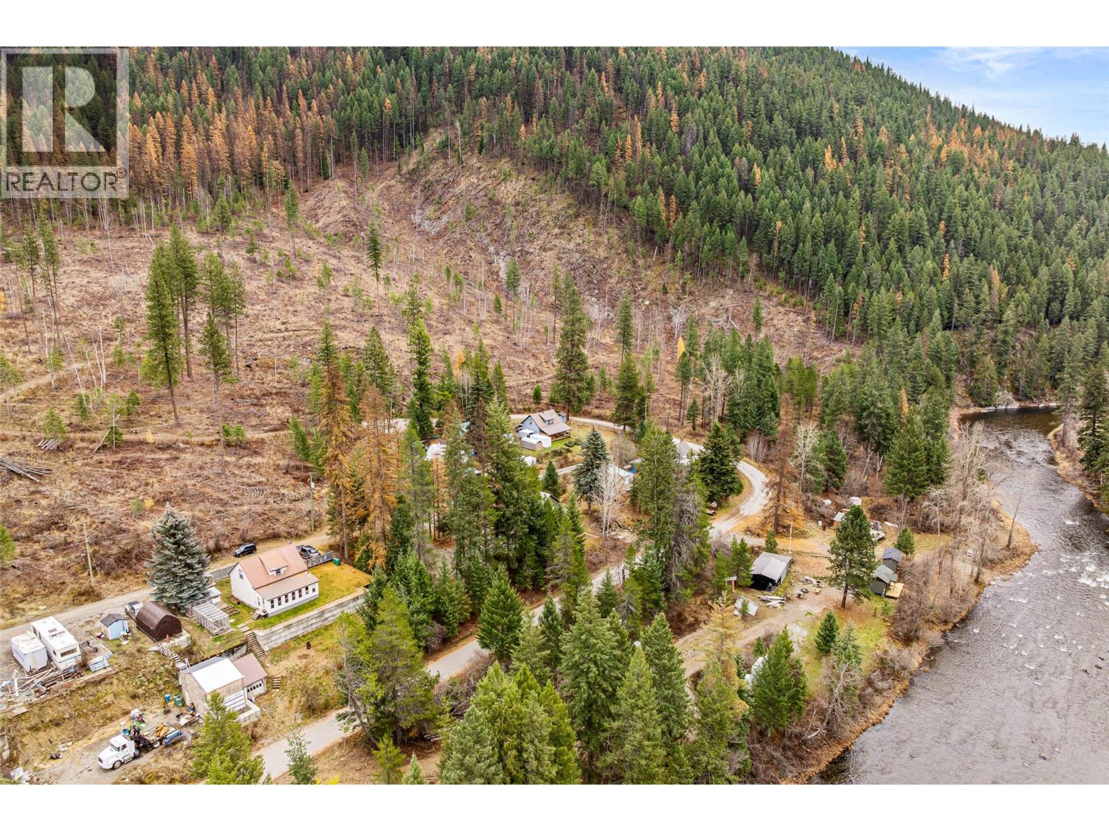 6927 Customs Road, Kingsgate, British Columbia V0B 1V1 - Photo 53 - 10369550