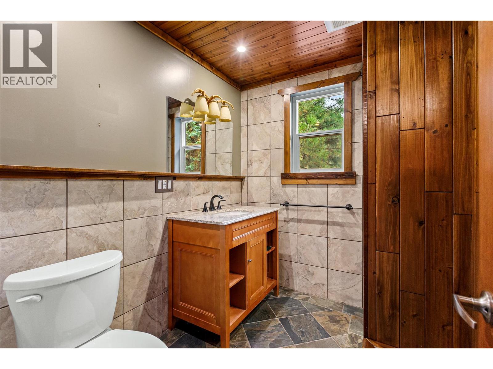 6927 Customs Road, Kingsgate, British Columbia V0B 1V1 - Photo 22 - 10369550