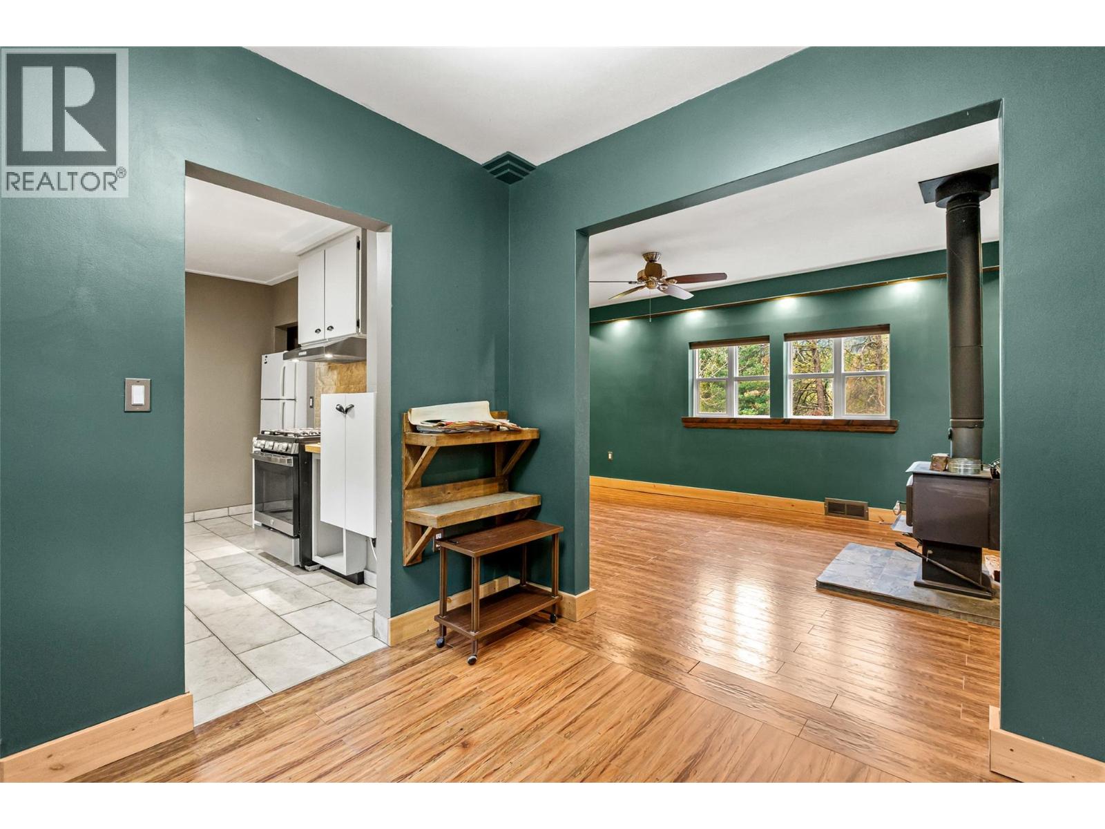 6927 Customs Road, Kingsgate, British Columbia V0B 1V1 - Photo 15 - 10369550