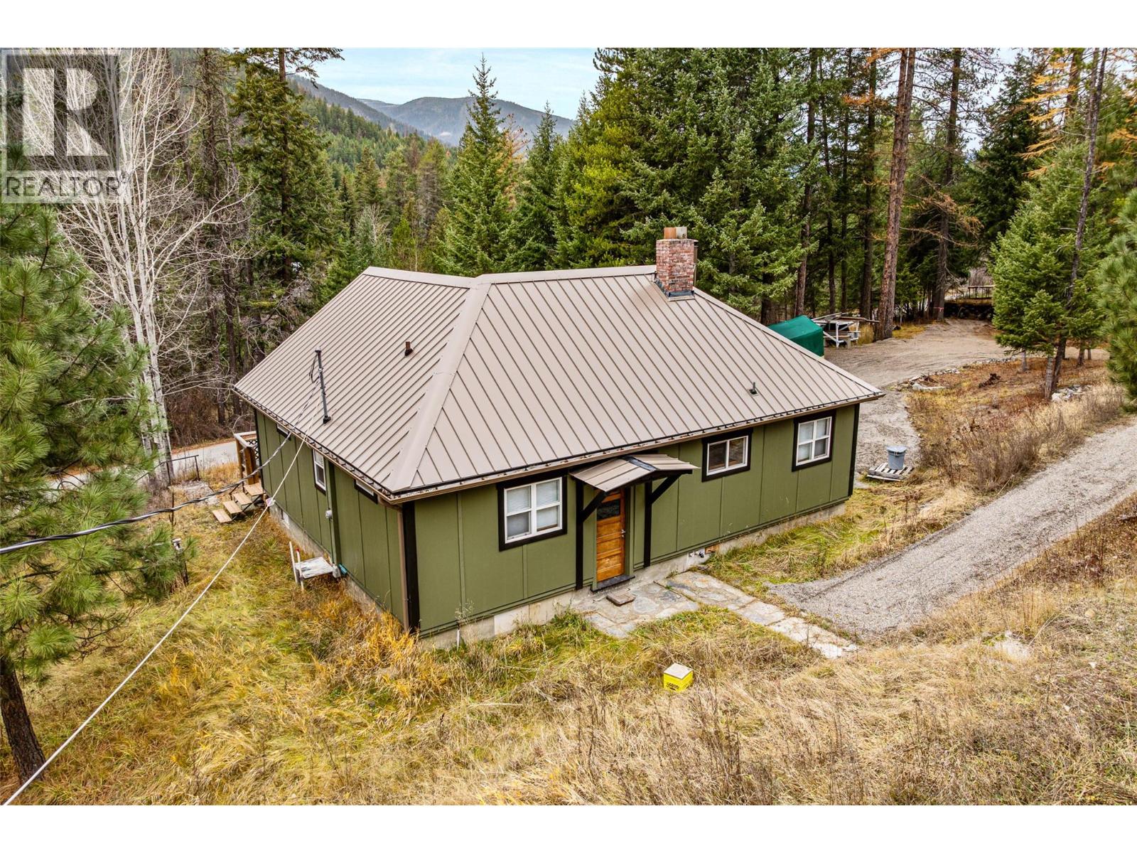 6927 Customs Road, Kingsgate, British Columbia V0B 1V1 - Photo 44 - 10369550