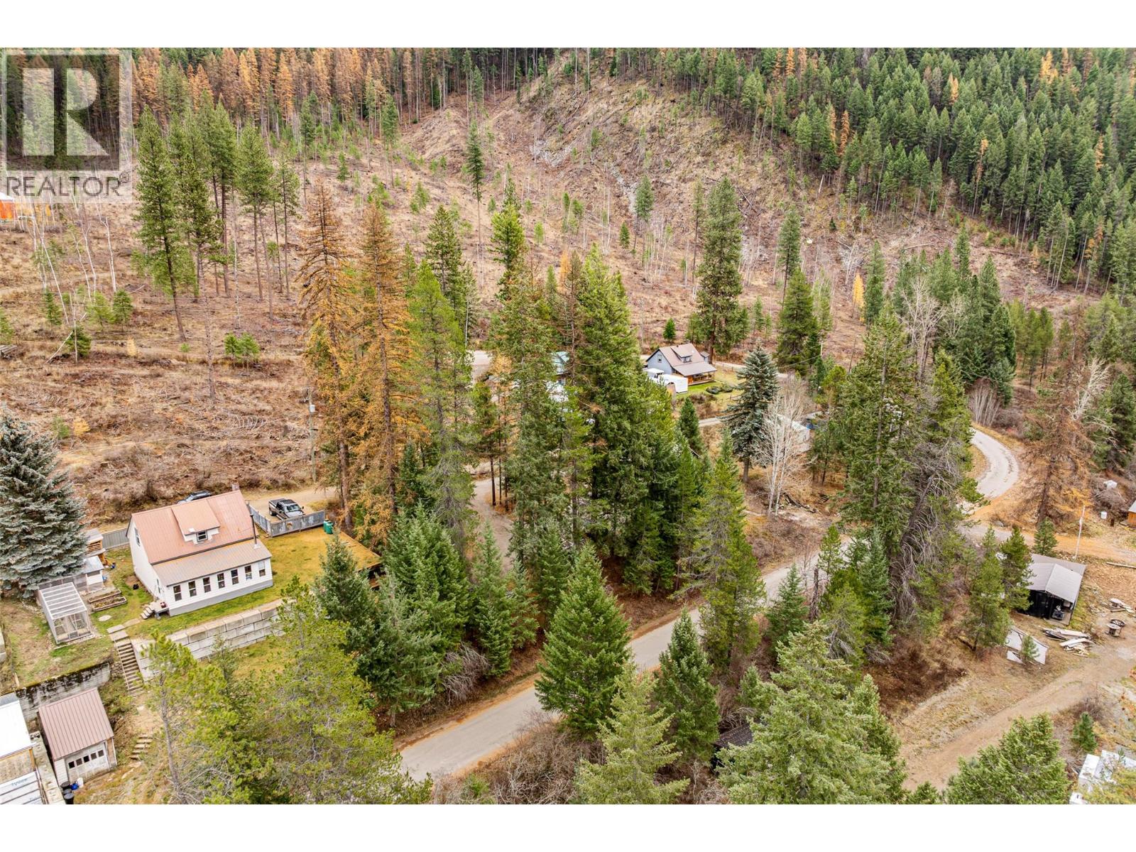 6927 Customs Road, Kingsgate, British Columbia V0B 1V1 - Photo 52 - 10369550