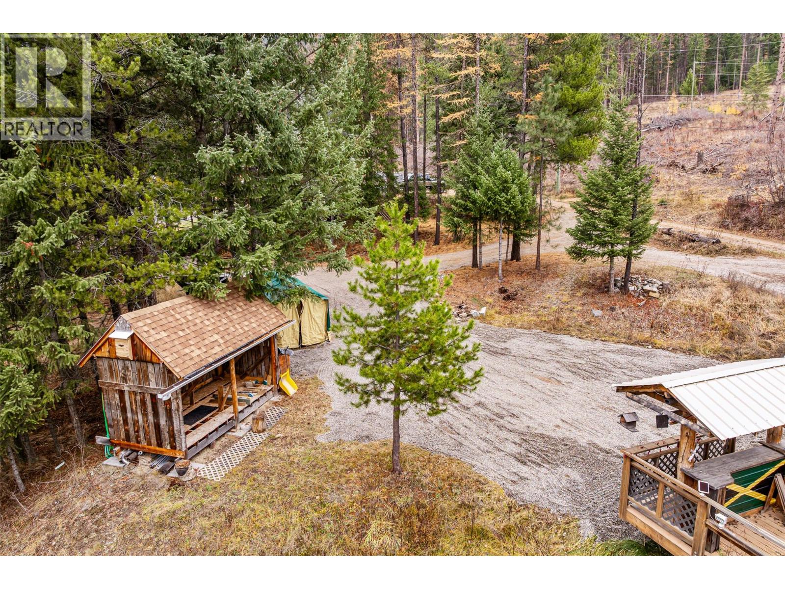 6927 Customs Road, Kingsgate, British Columbia V0B 1V1 - Photo 48 - 10369550