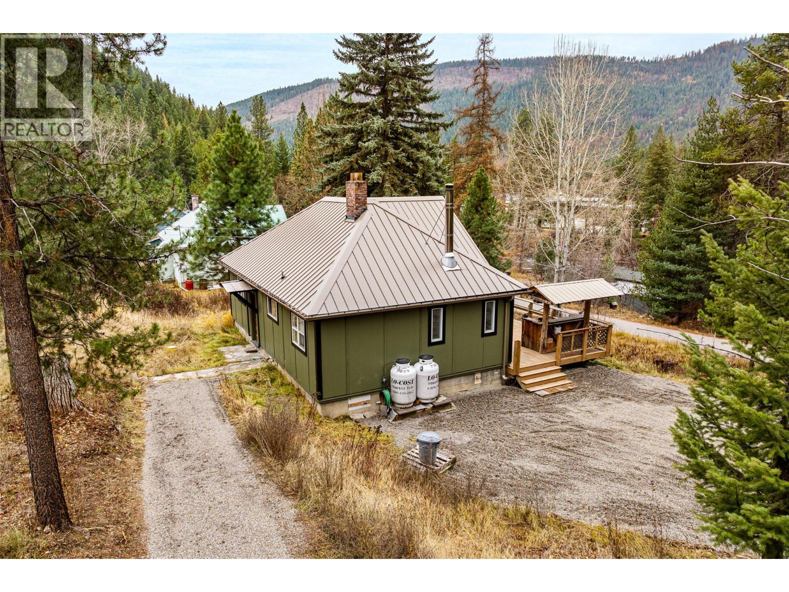 6927 Customs Road, Kingsgate, British Columbia V0B 1V1 - Photo 46 - 10369550