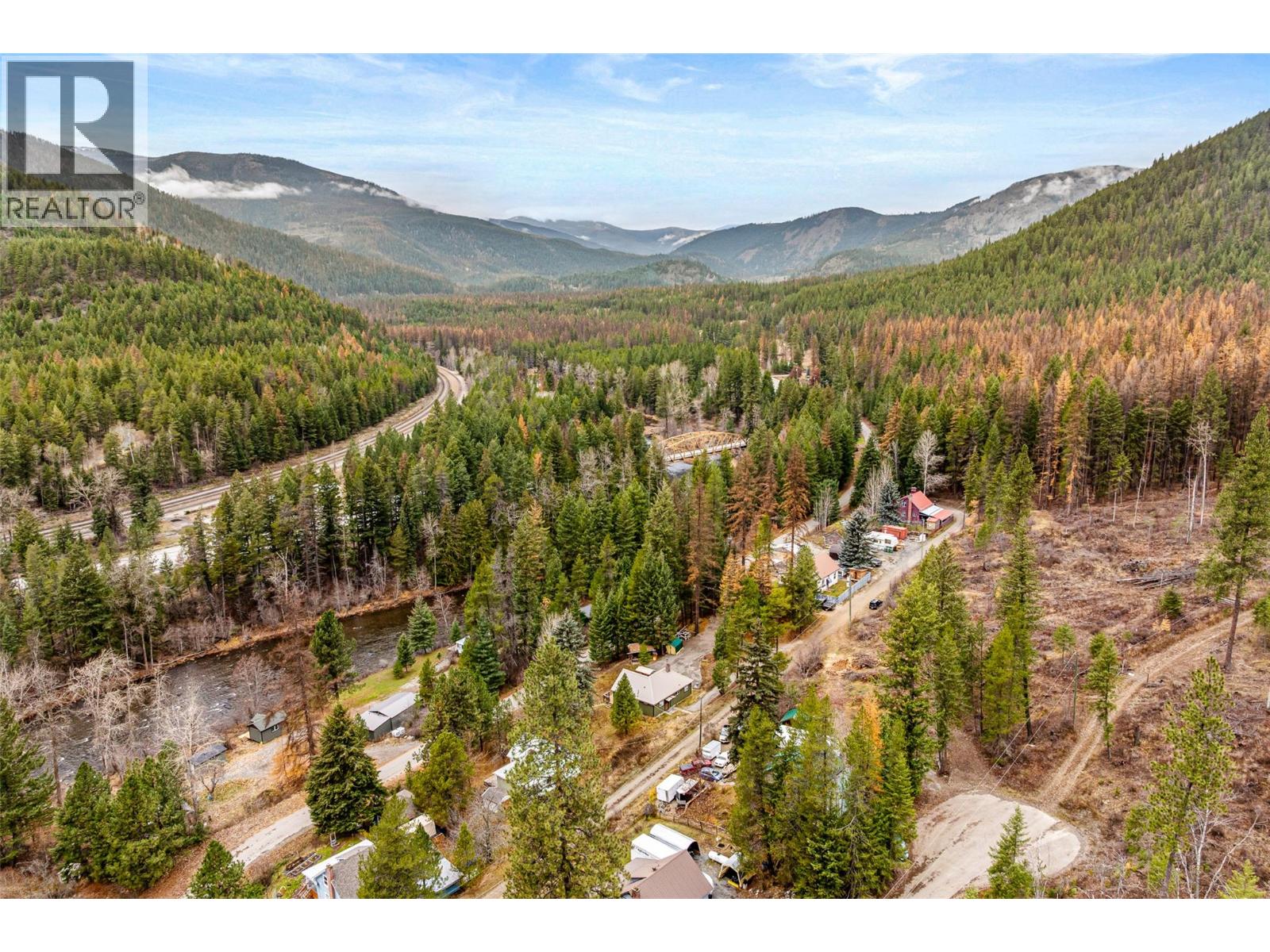 6927 Customs Road, Kingsgate, British Columbia V0B 1V1 - Photo 60 - 10369550