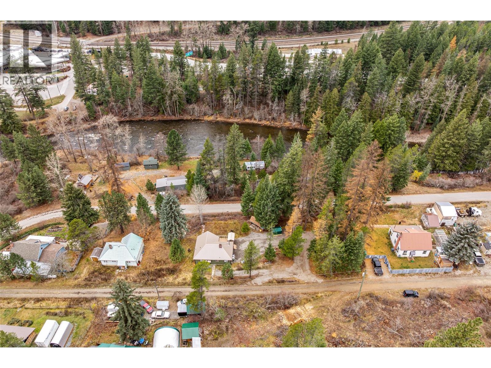 6927 Customs Road, Kingsgate, British Columbia V0B 1V1 - Photo 57 - 10369550