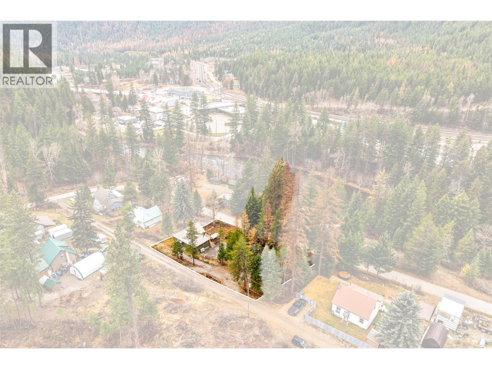 6927 Customs Road, Kingsgate, British Columbia V0B 1V1 - Photo 65 - 10369550