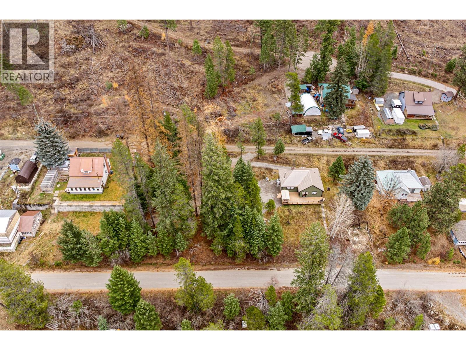 6927 Customs Road, Kingsgate, British Columbia V0B 1V1 - Photo 63 - 10369550