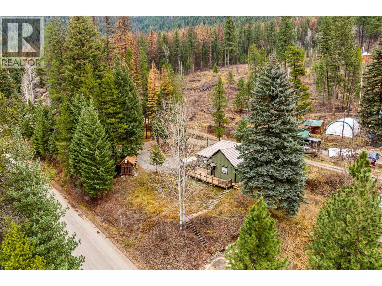 6927 Customs Road, Kingsgate, British Columbia V0B 1V1 - Photo 61 - 10369550