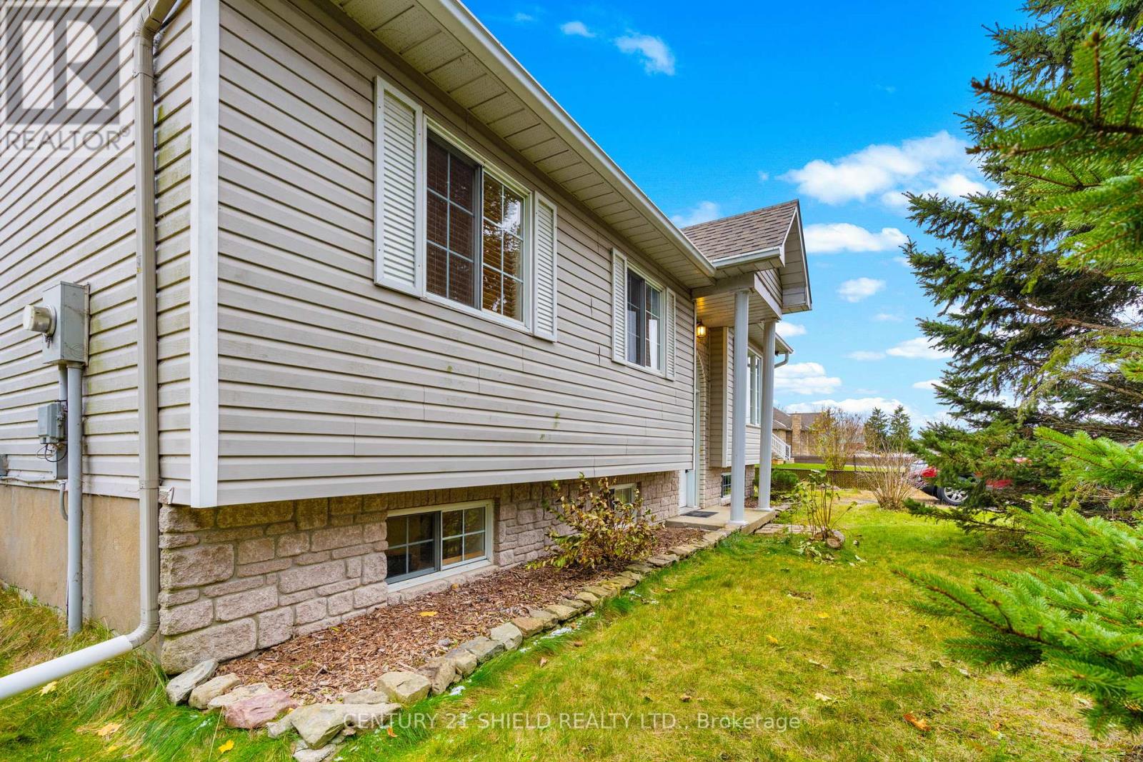 22032 Old Highway 2 Highway, South Glengarry, Ontario  K0C 1E0 - Photo 15 - X12568068