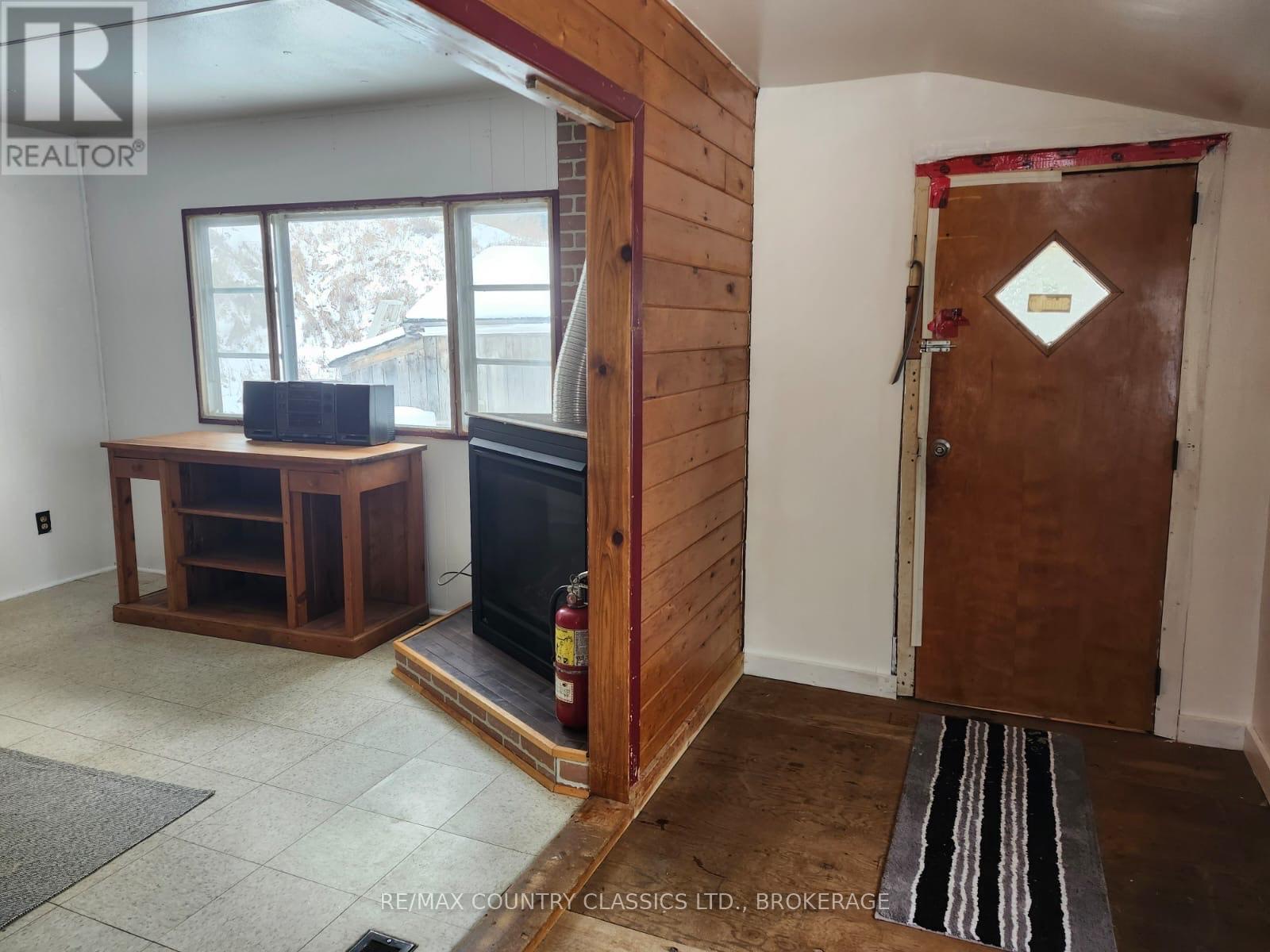 605 Slate Falls Road, Addington Highlands, Ontario  K0H 1L0 - Photo 3 - X12555846