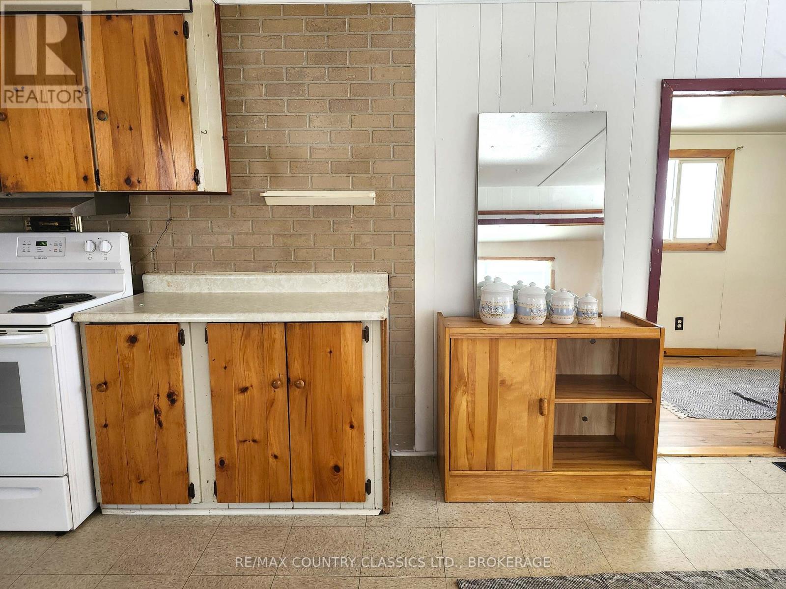 605 Slate Falls Road, Addington Highlands, Ontario  K0H 1L0 - Photo 8 - X12555846