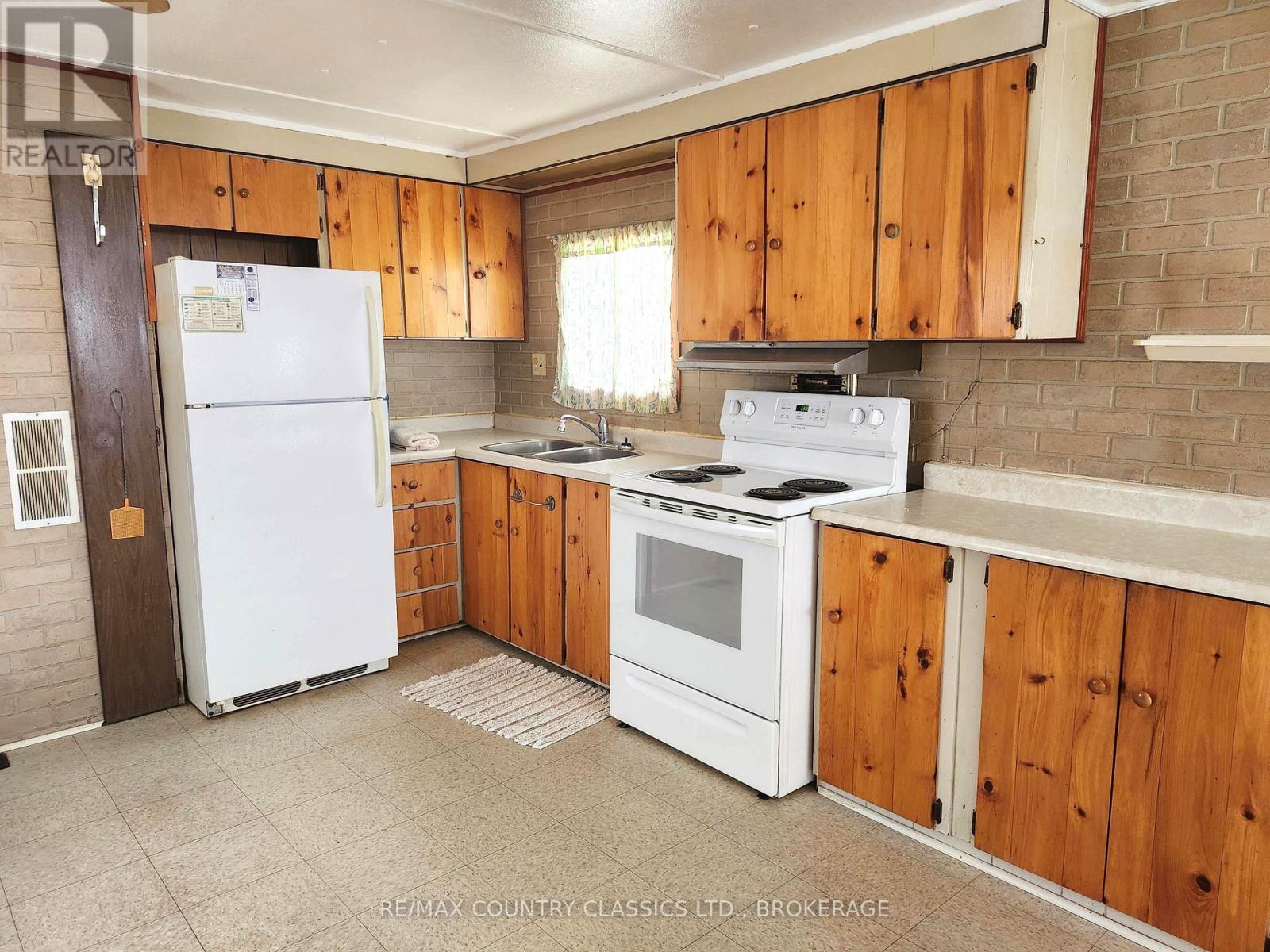 605 Slate Falls Road, Addington Highlands, Ontario  K0H 1L0 - Photo 7 - X12555846