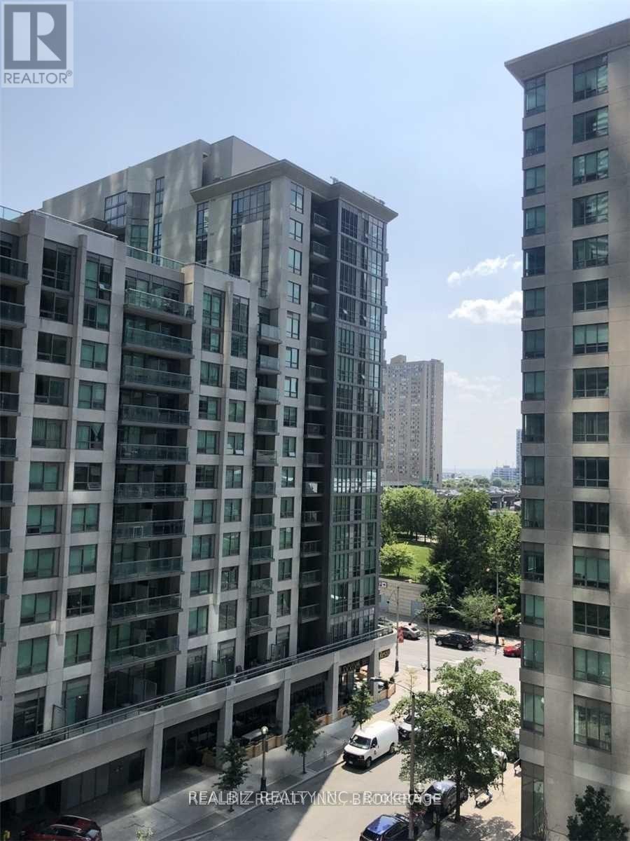 811 - 30 Grand Trunk Crescent, Toronto, Ontario  M5J 3A4 - Photo 10 - C12568144