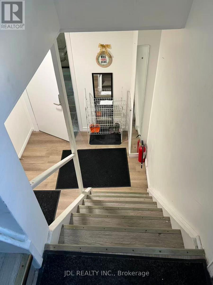 15 Summerglade (Basement) Drive, Toronto, Ontario  M1S 1W8 - Photo 2 - E12568096