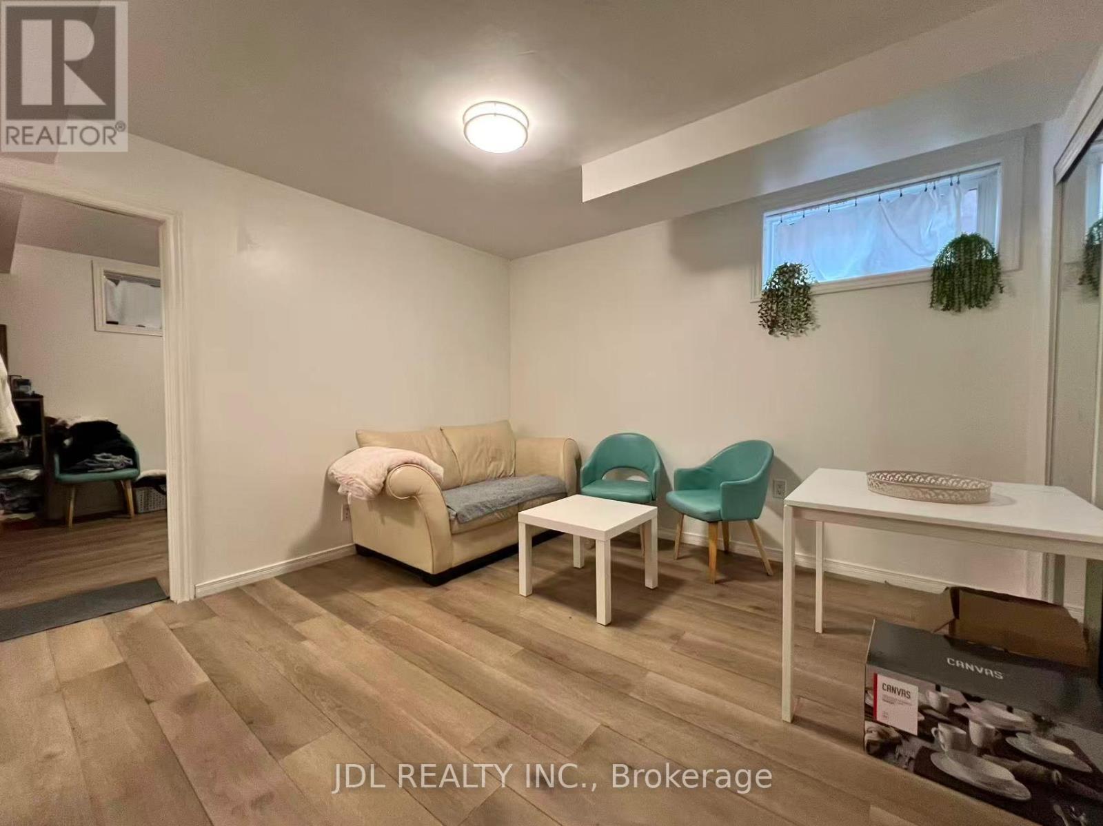 15 Summerglade (Basement) Drive, Toronto, Ontario  M1S 1W8 - Photo 3 - E12568096