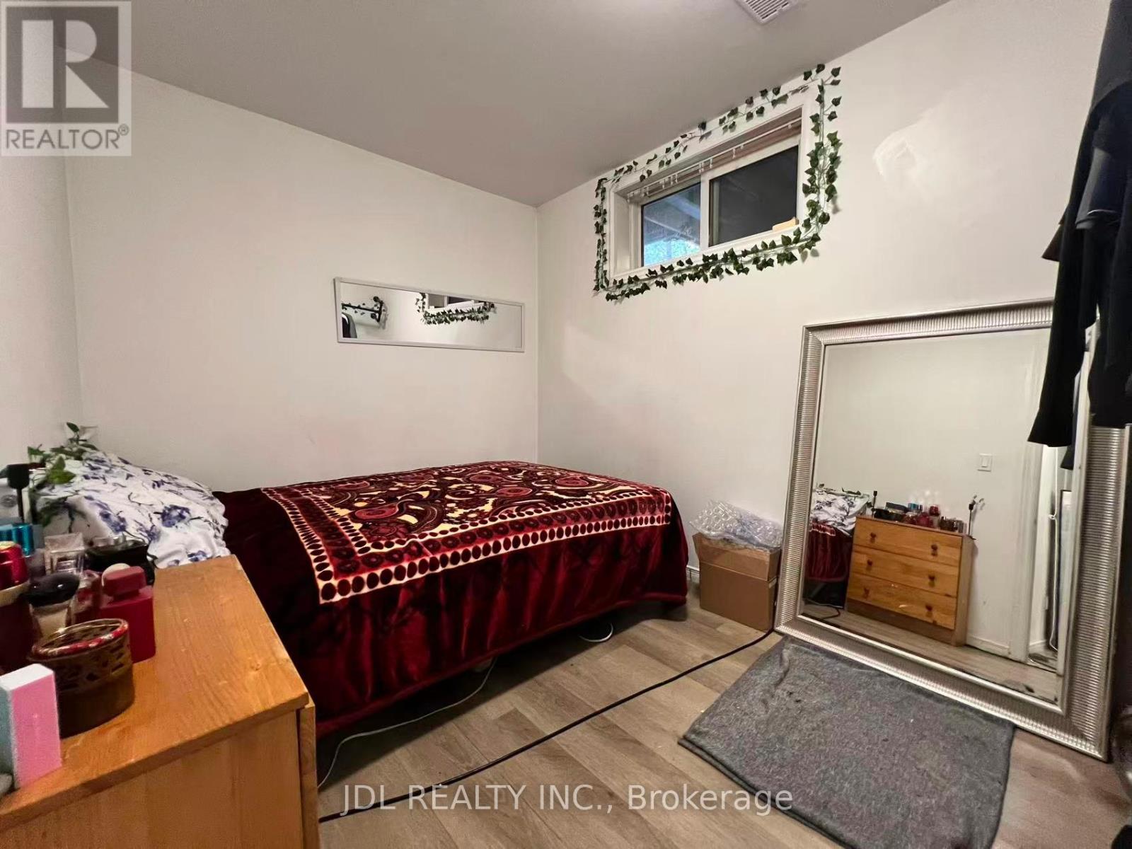 15 Summerglade (Basement) Drive, Toronto, Ontario  M1S 1W8 - Photo 5 - E12568096