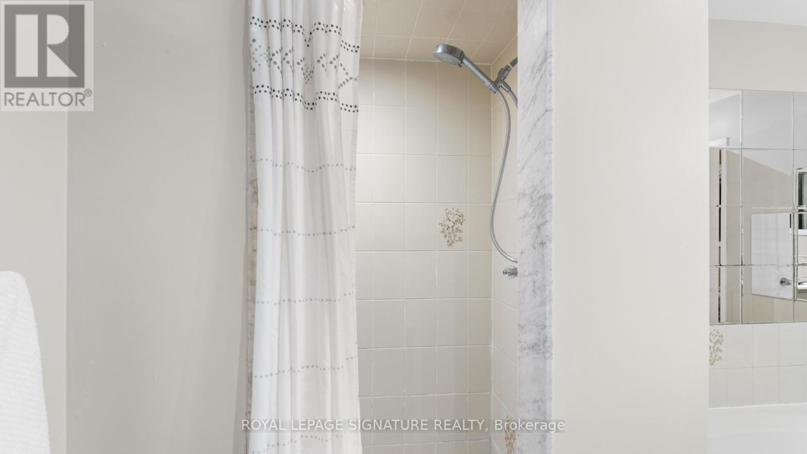 583 Foxwood Trail, Pickering, Ontario  L1V 4R3 - Photo 23 - E12568120