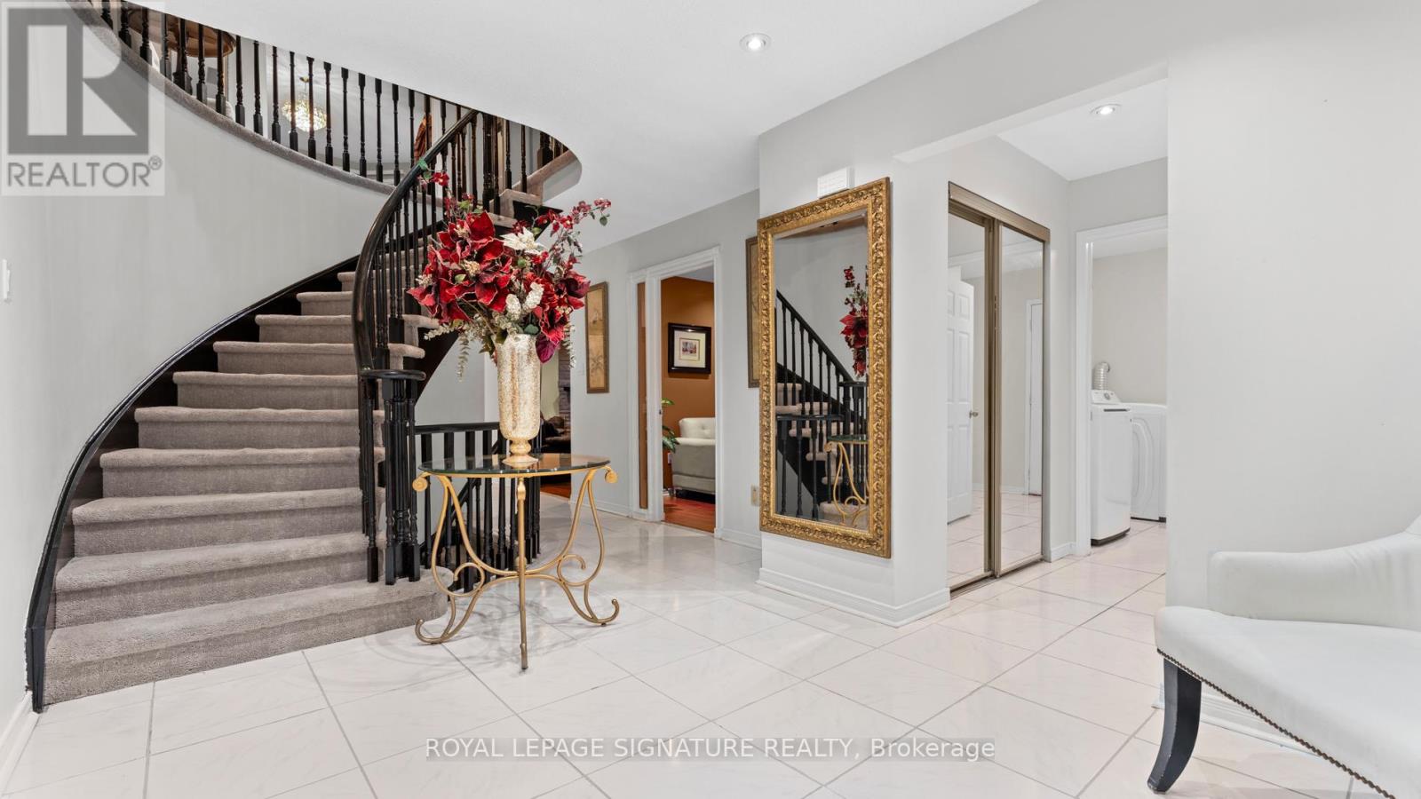 583 Foxwood Trail, Pickering, Ontario  L1V 4R3 - Photo 3 - E12568120