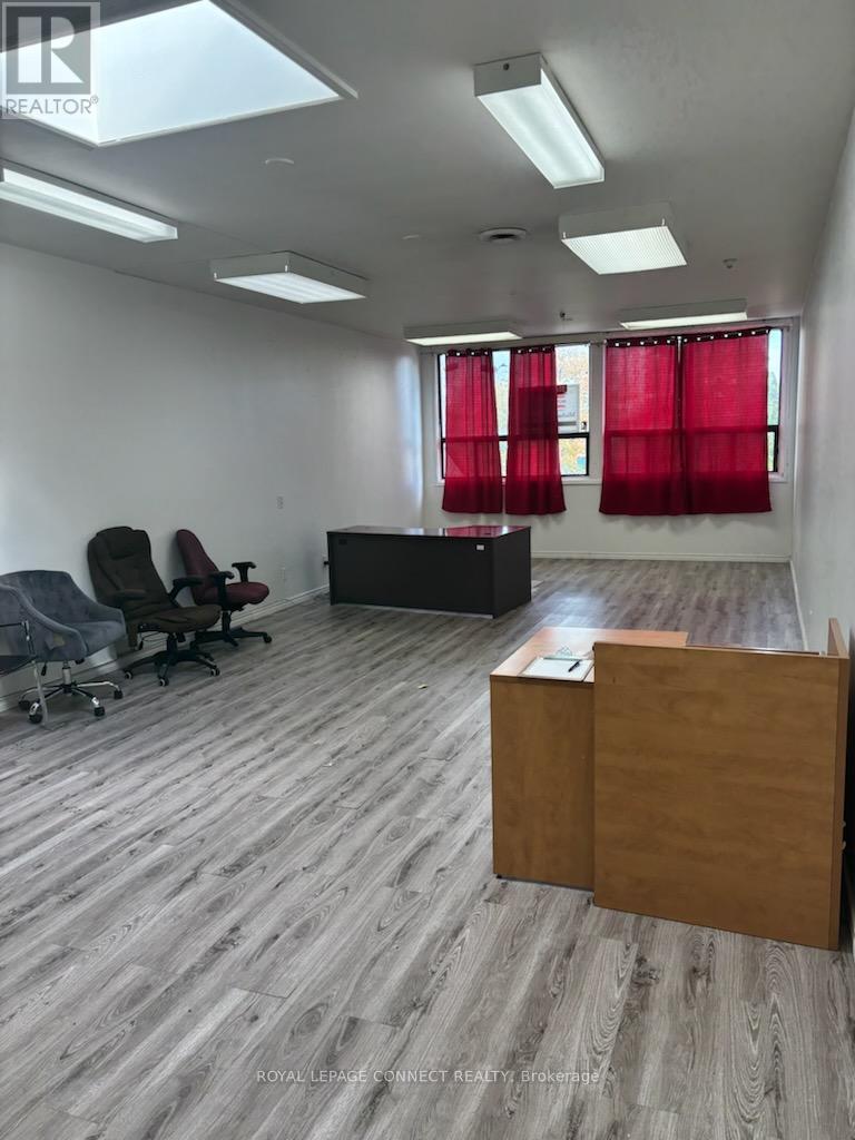 4 - 68 Harwood Avenue S, Ajax, Ontario  L1S 2H6 - Photo 4 - E12568134