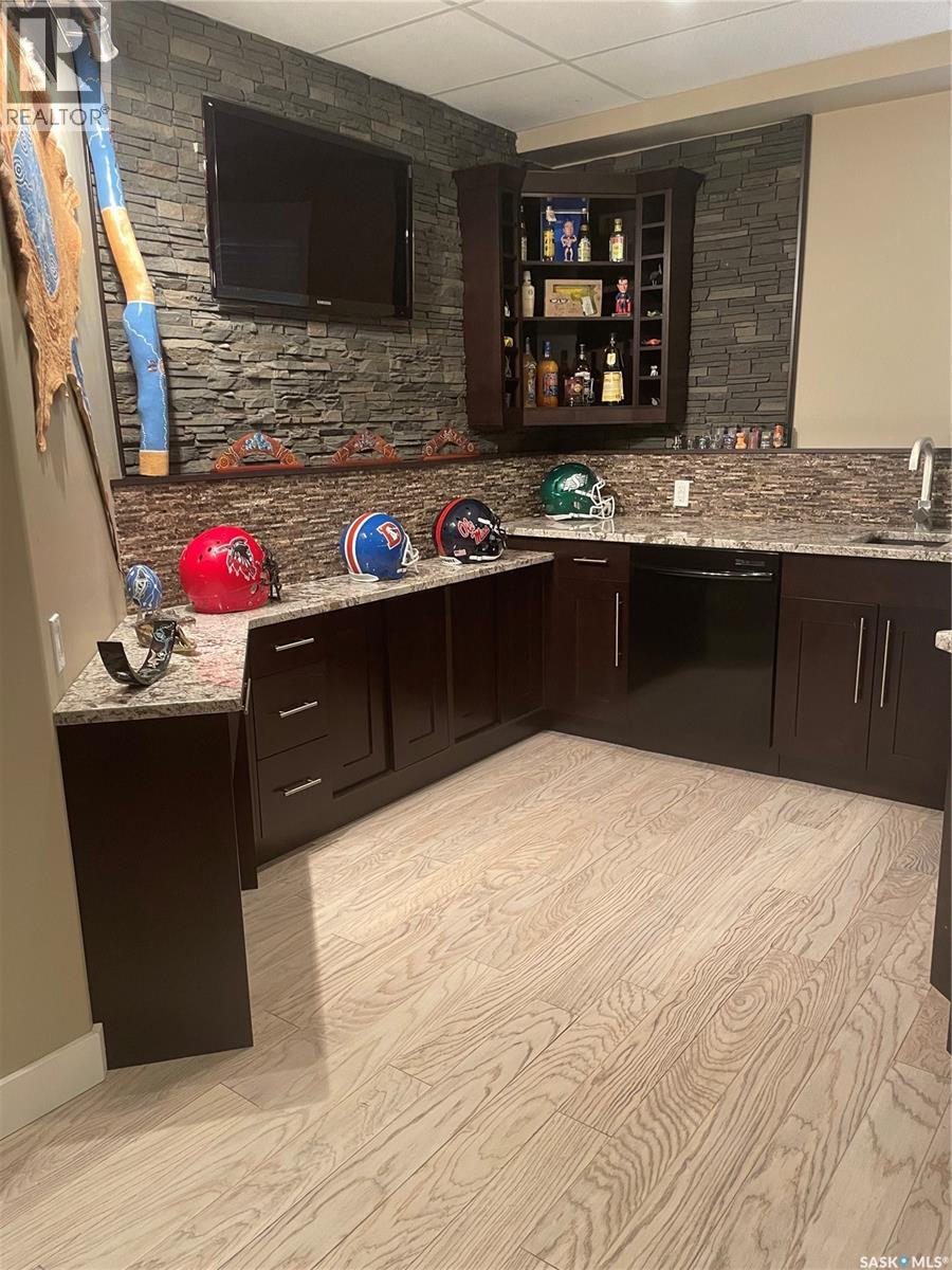 916 3rd Street Se, Weyburn, Saskatchewan  S4H 3J8 - Photo 13 - SK024474