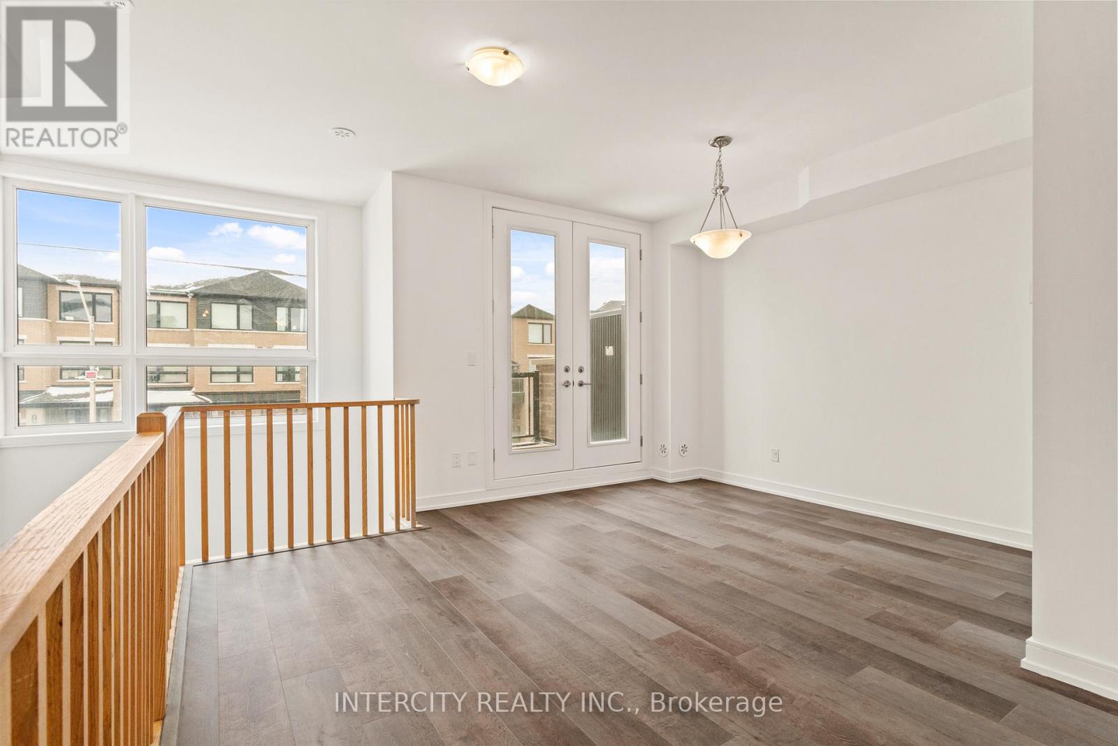 14 Blue Forest Crescent, Barrie, Ontario  L9J 0N3 - Photo 12 - S12504744