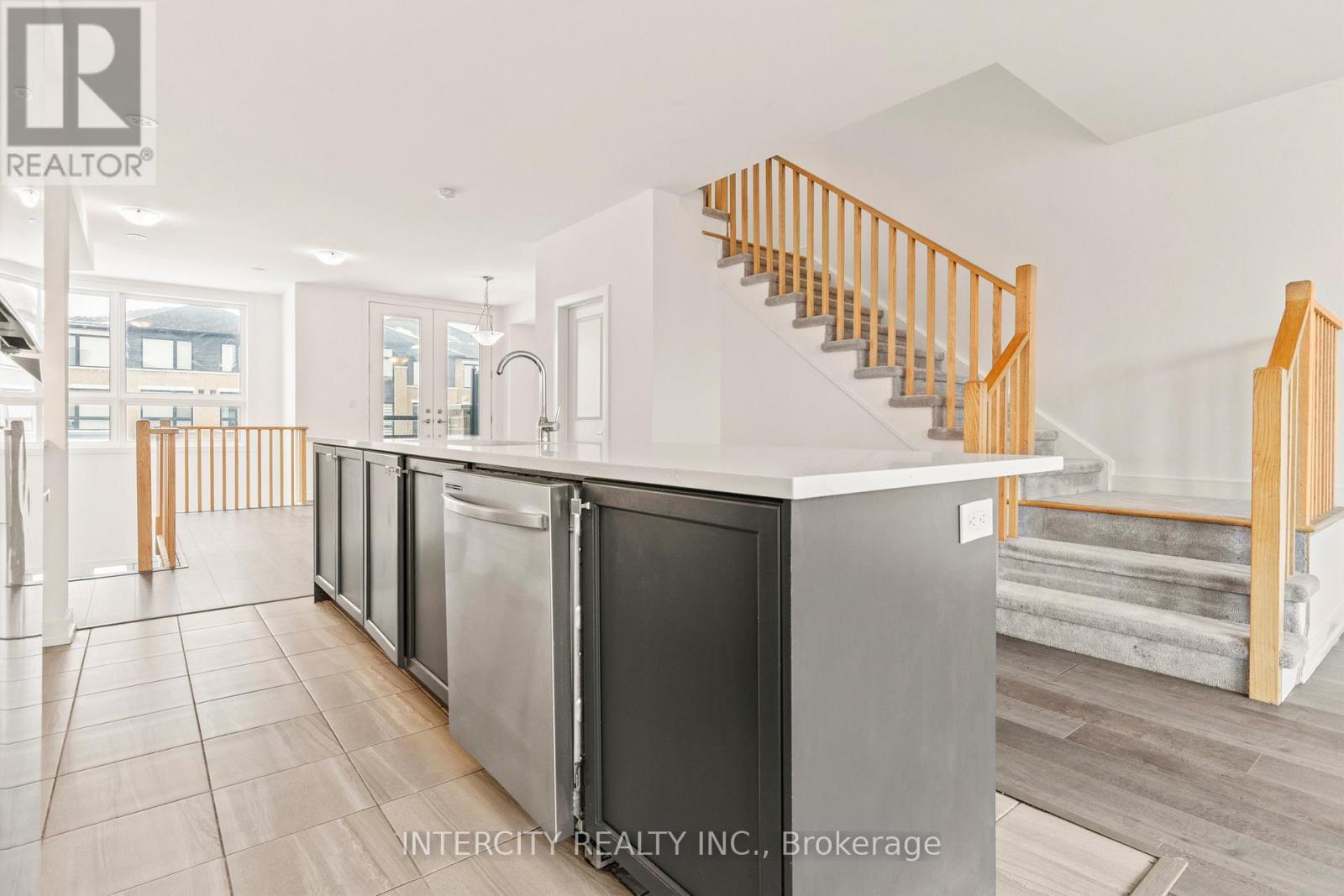 14 Blue Forest Crescent, Barrie, Ontario  L9J 0N3 - Photo 6 - S12504744