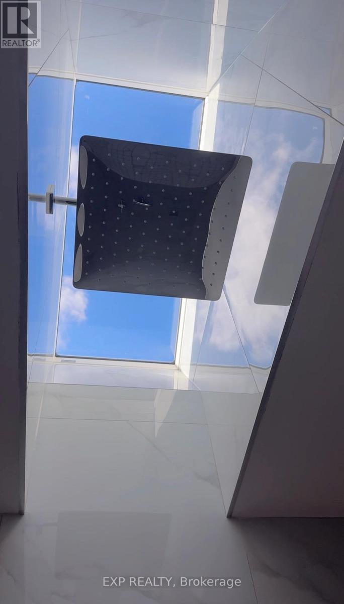 16 Walsh Avenue, Toronto, Ontario  M9M 1B6 - Photo 31 - W12567902