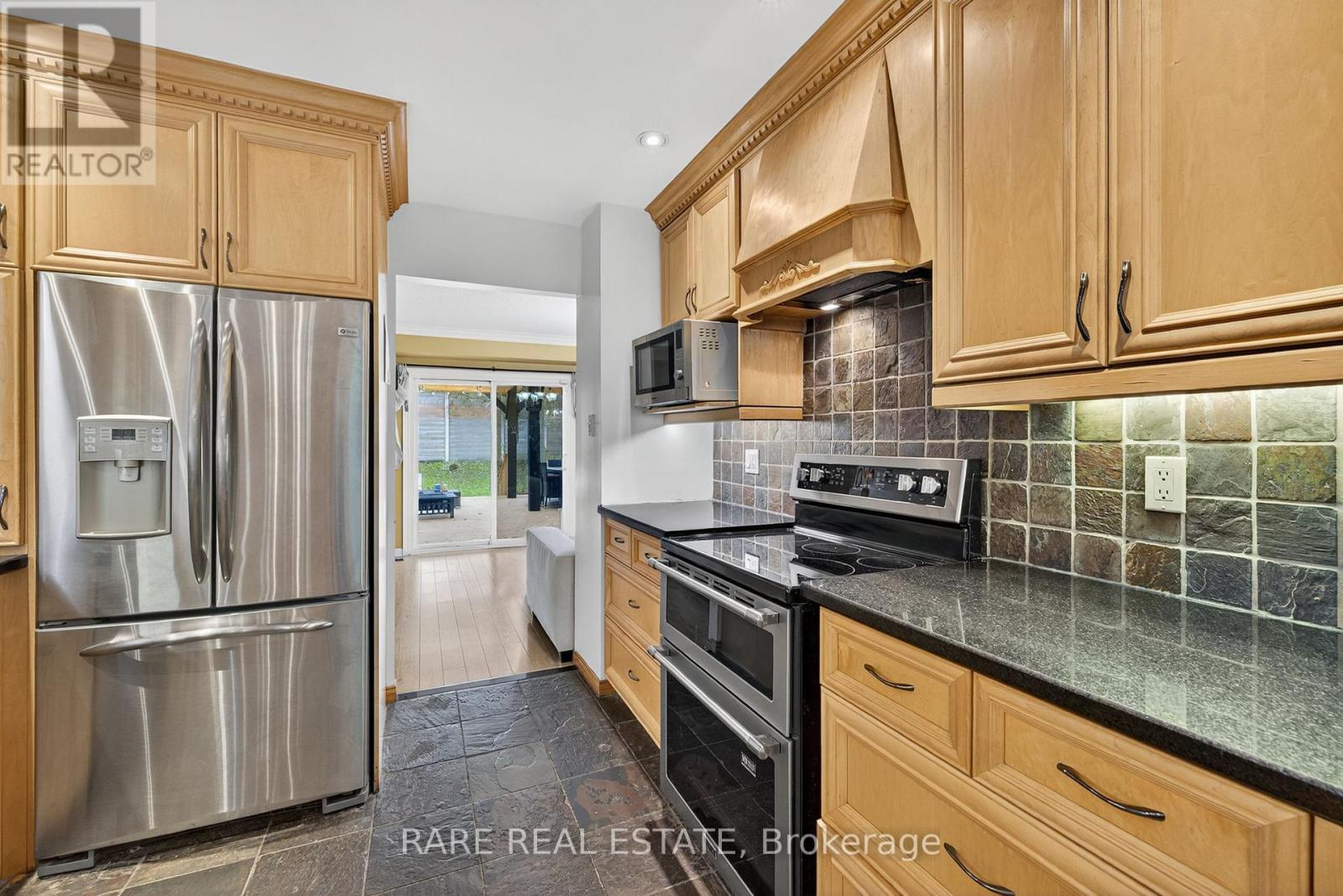 99 Esther Crescent, Vaughan, Ontario  L4J 3J8 - Photo 10 - N12568064