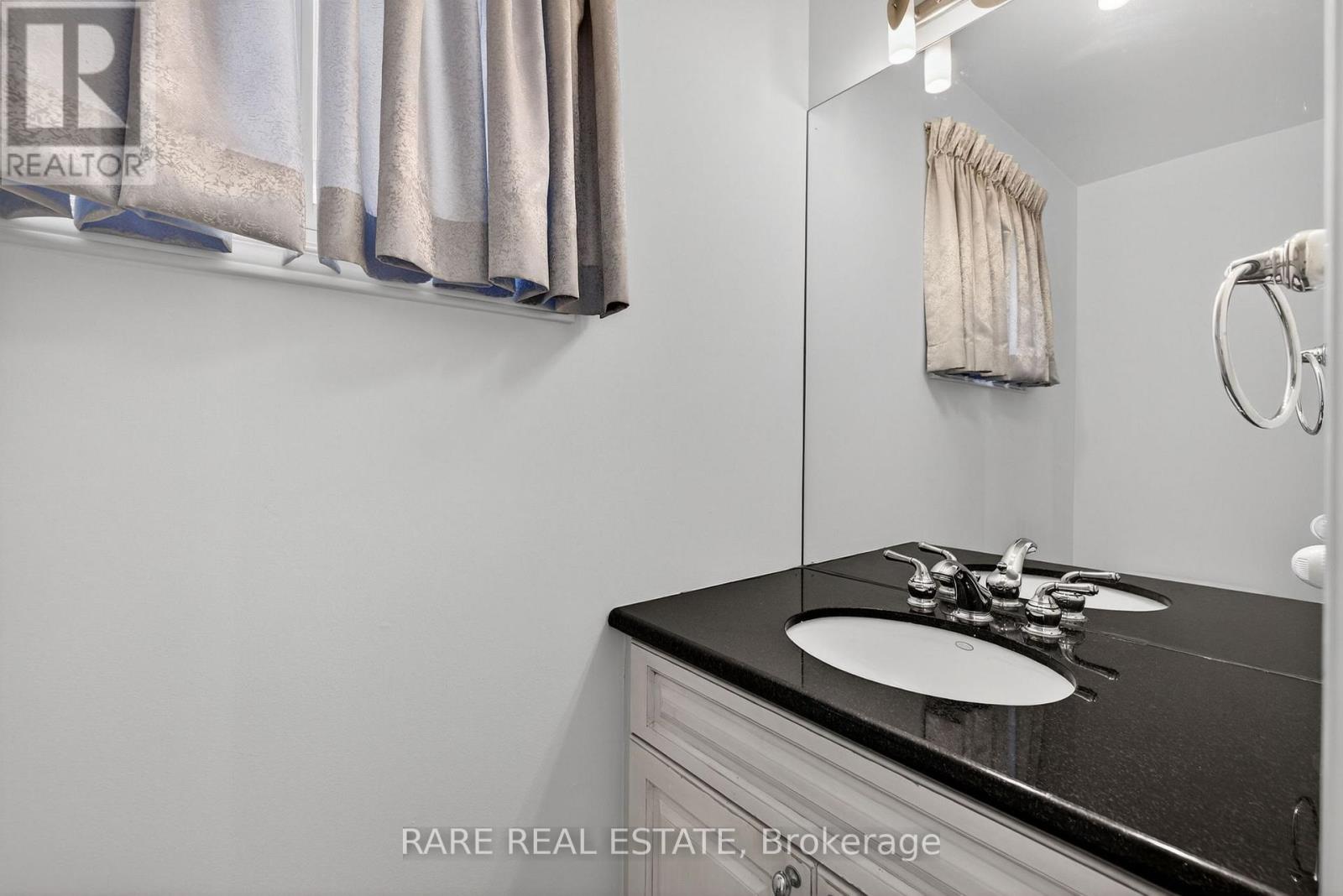 99 Esther Crescent, Vaughan, Ontario  L4J 3J8 - Photo 13 - N12568064