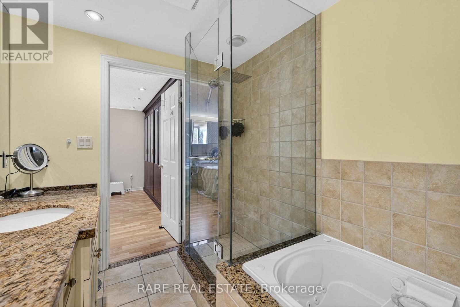 99 Esther Crescent, Vaughan, Ontario  L4J 3J8 - Photo 27 - N12568064