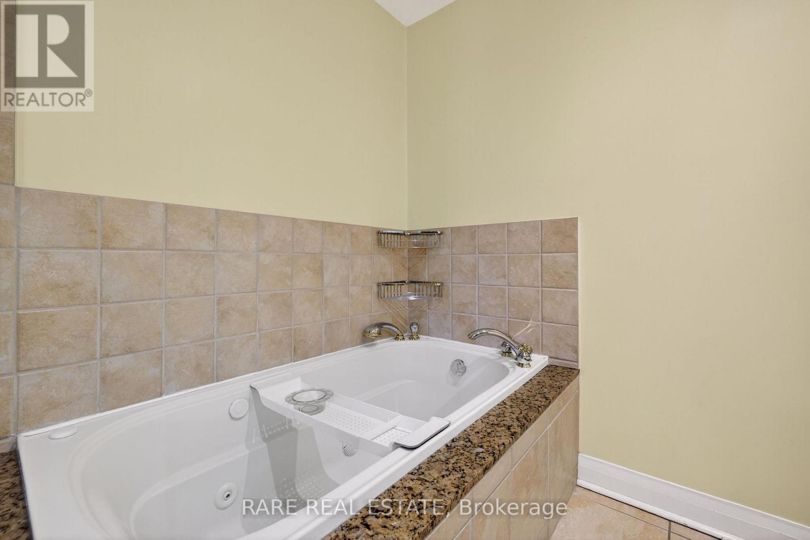99 Esther Crescent, Vaughan, Ontario  L4J 3J8 - Photo 28 - N12568064