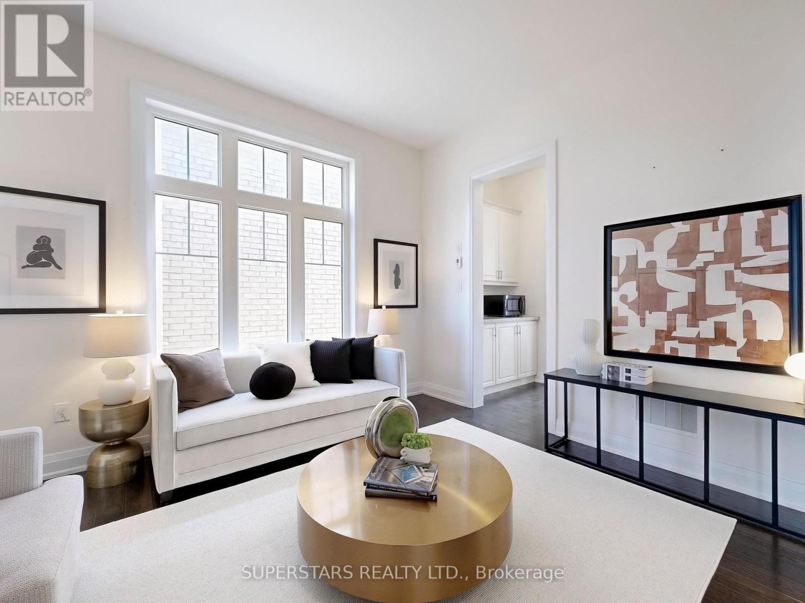 192 Baker Hill Boulevard, Whitchurch-Stouffville, Ontario  L4A 0W5 - Photo 2 - N12568070