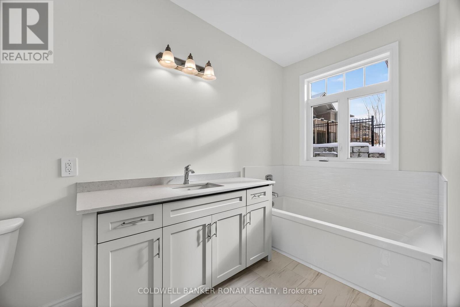 254 Ridge Way, New Tecumseth, Ontario  L9R 0W4 - Photo 12 - N12568154