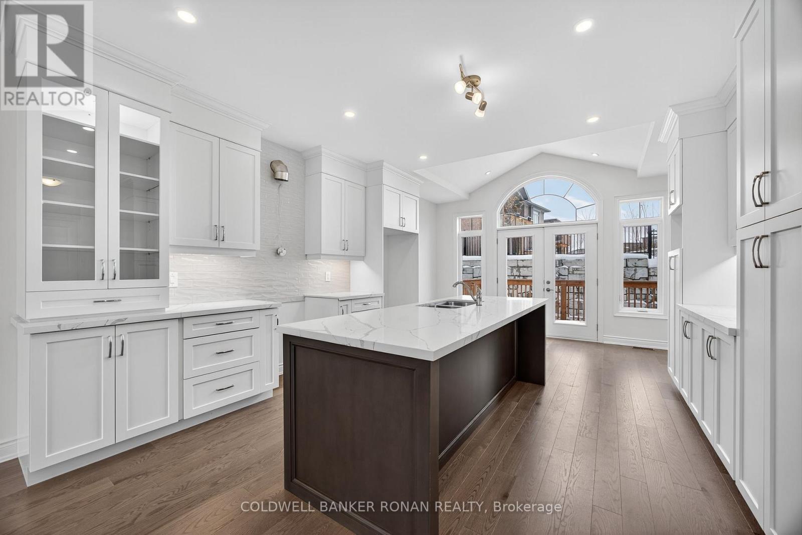 254 Ridge Way, New Tecumseth, Ontario  L9R 0W4 - Photo 23 - N12568154