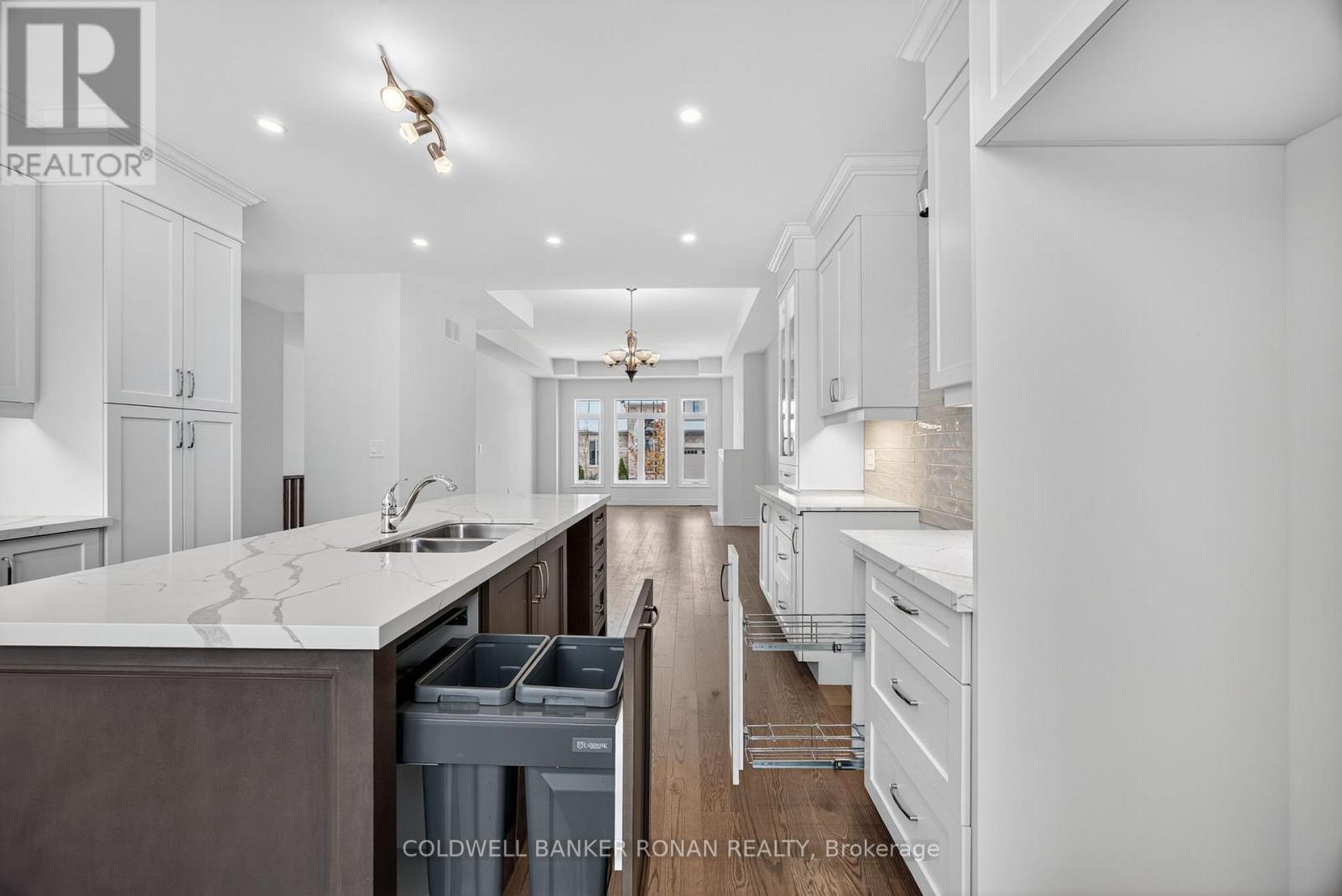 254 Ridge Way, New Tecumseth, Ontario  L9R 0W4 - Photo 30 - N12568154