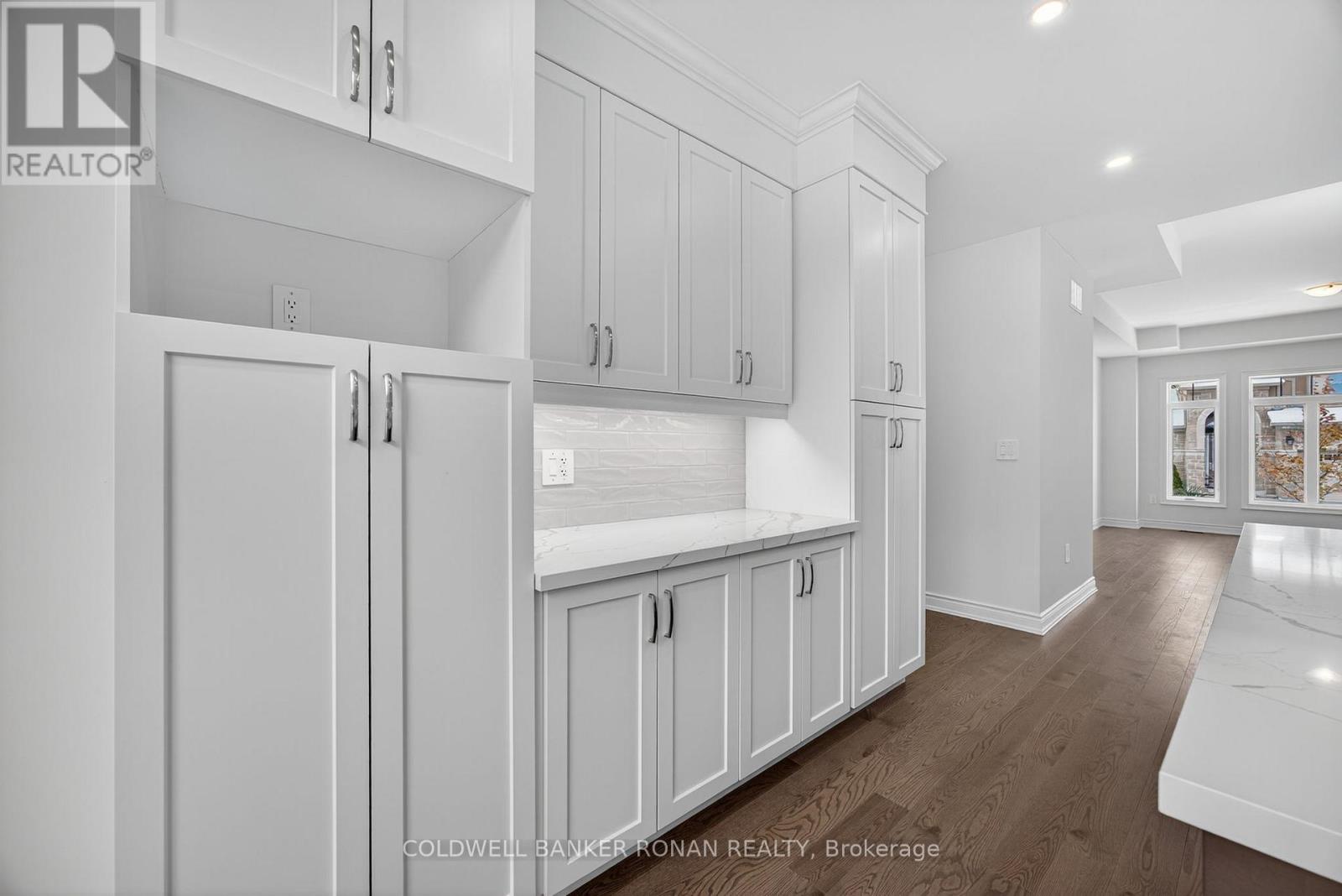 254 Ridge Way, New Tecumseth, Ontario  L9R 0W4 - Photo 35 - N12568154