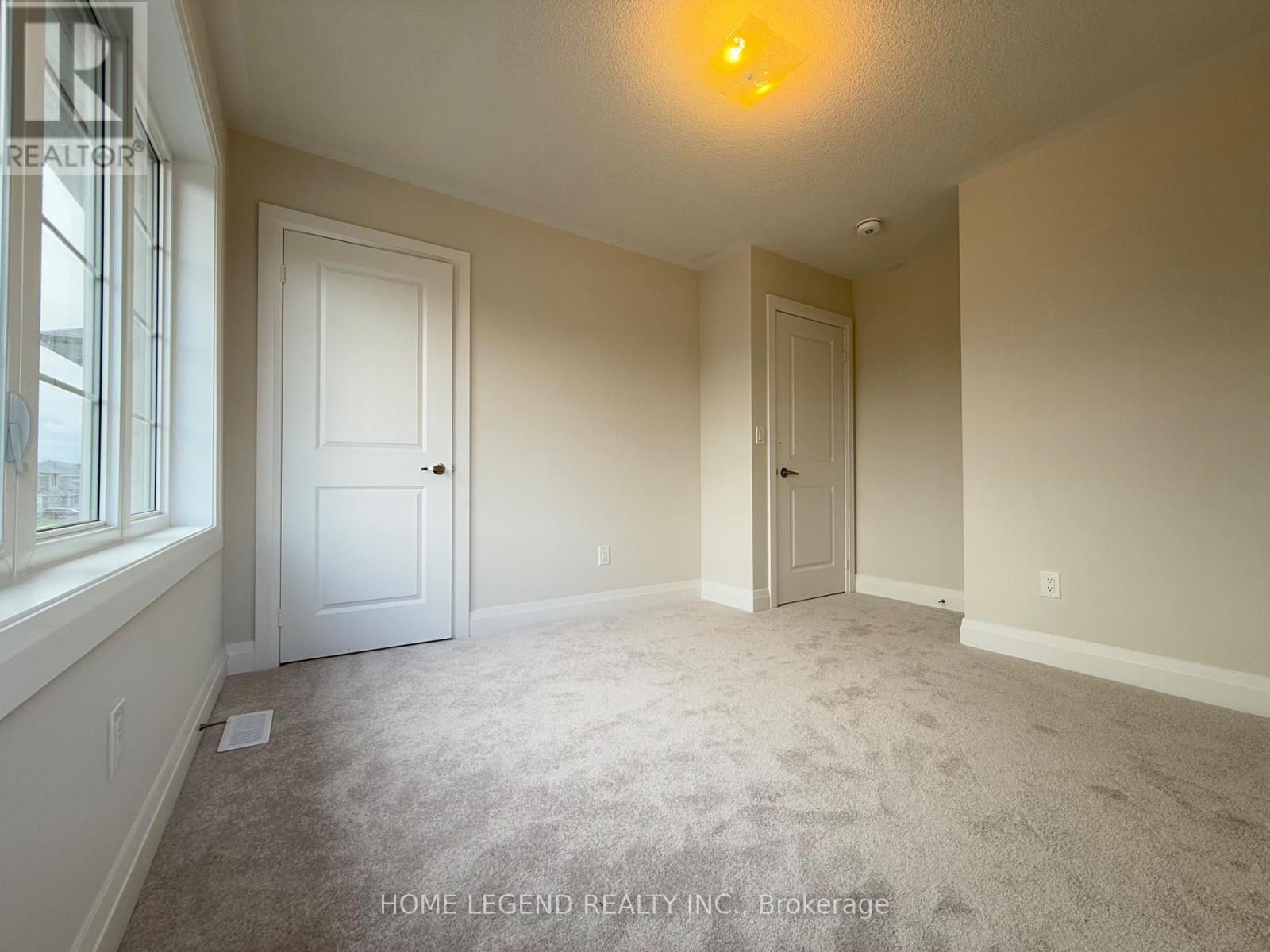 2 Rail Trail Court, Georgina, Ontario  L0E 1R0 - Photo 13 - N12568172